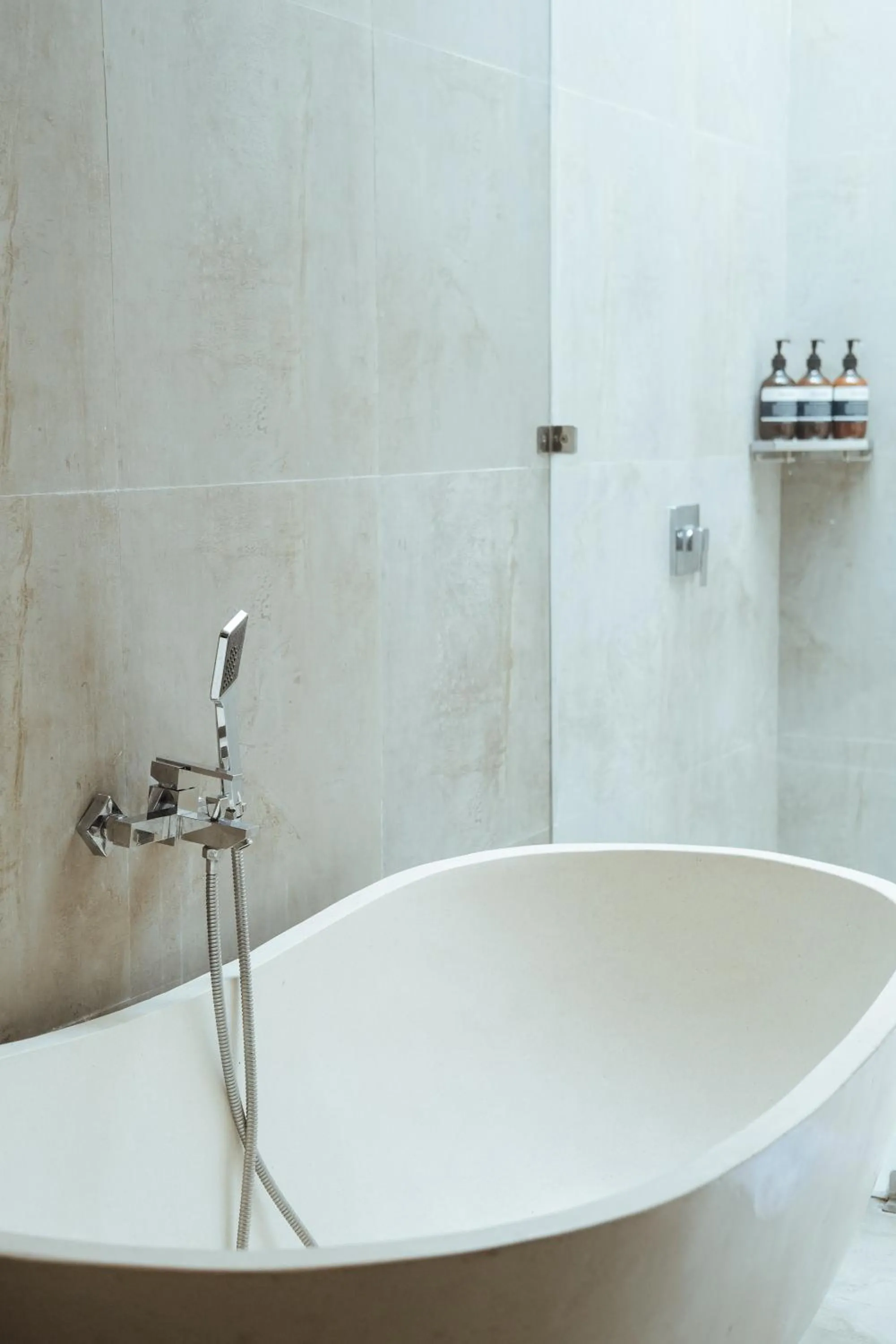 Shower in Villa Clove Cemagi