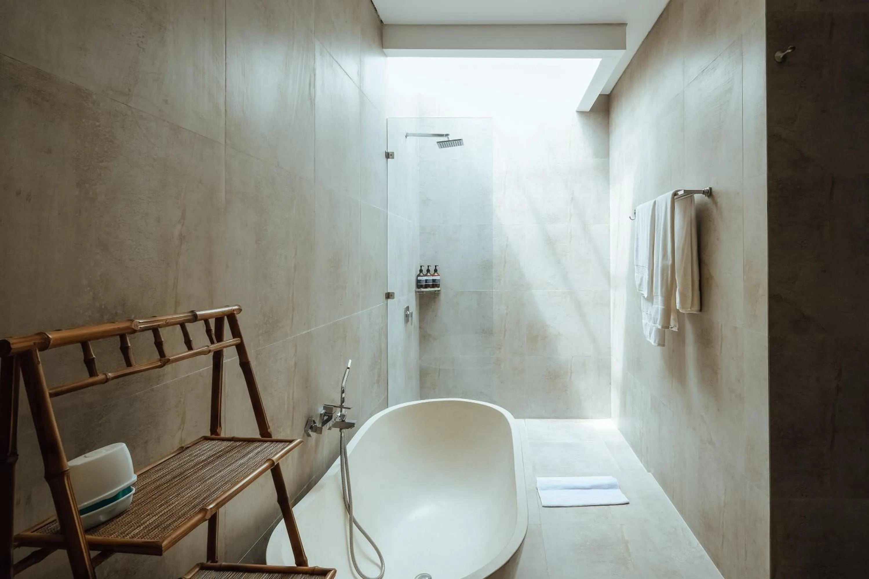 Shower in Villa Clove Cemagi
