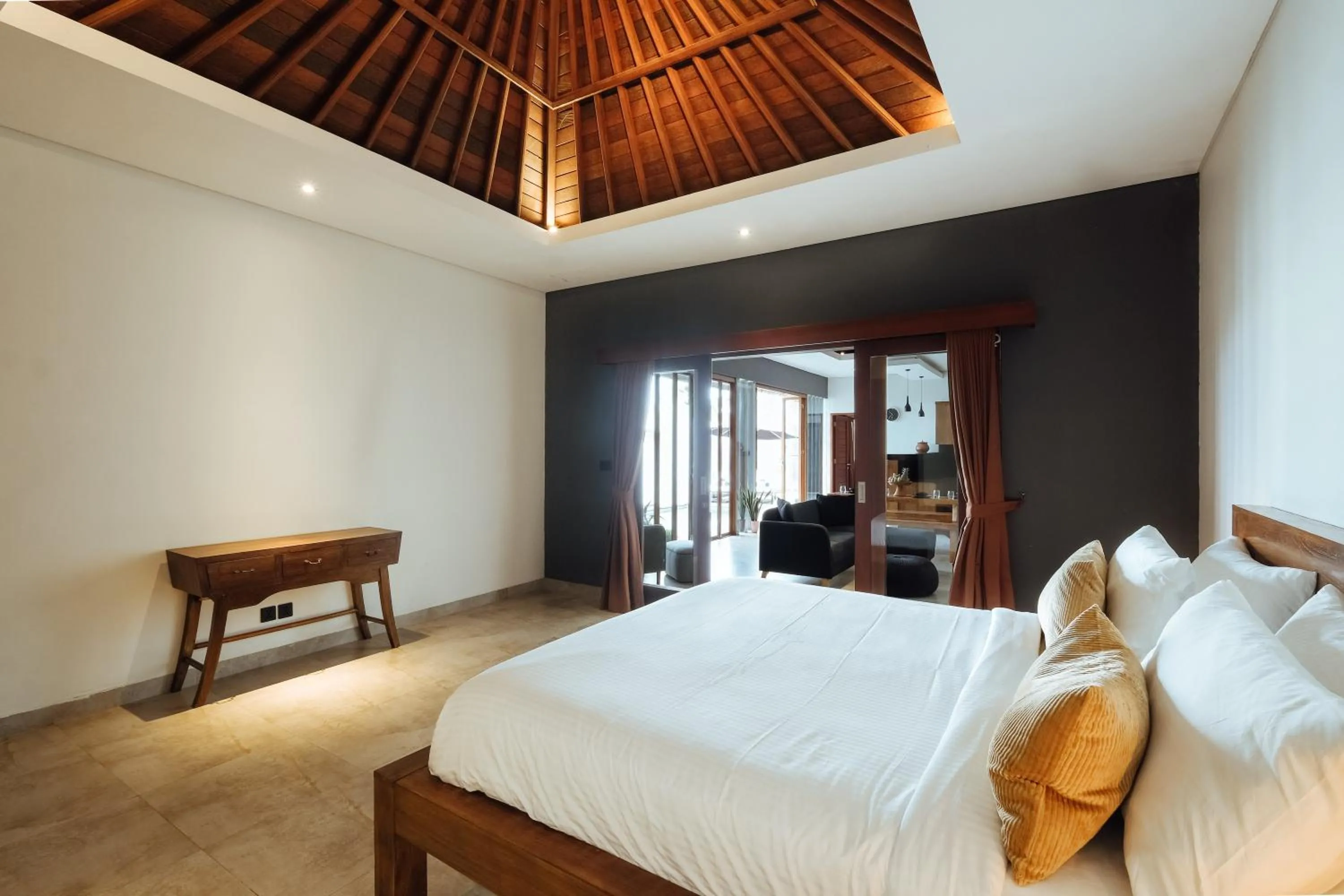 Bed in Villa Clove Cemagi