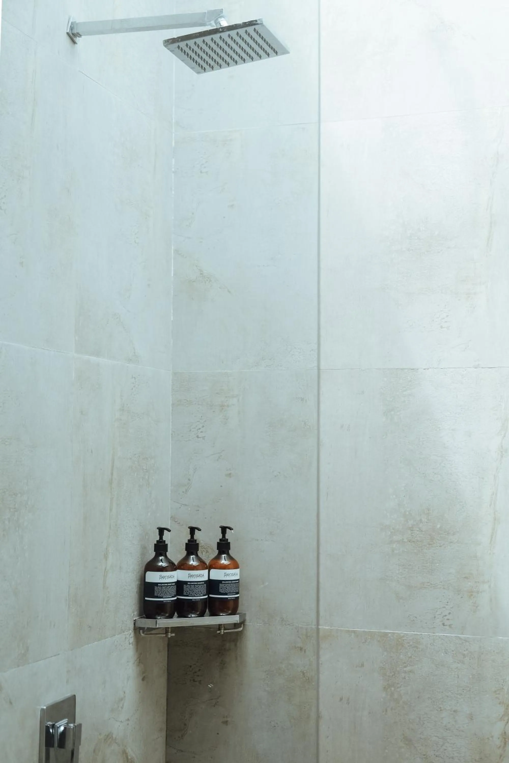 Shower in Villa Clove Cemagi