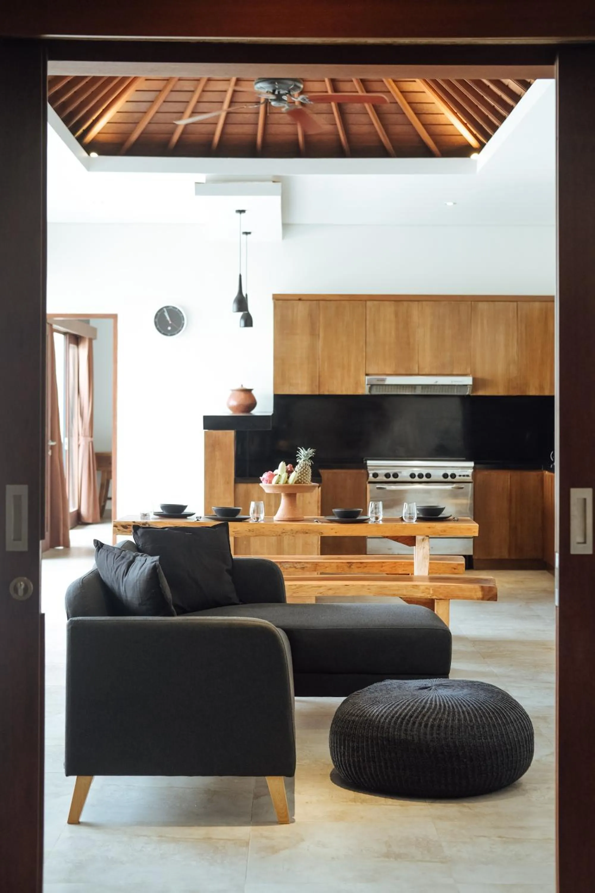Kitchen or kitchenette in Villa Clove Cemagi