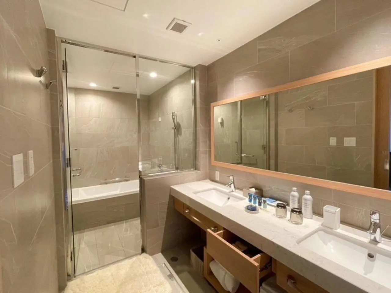 Bathroom in SANTORINI HOTEL&VILLAS MIYAKOJIMA