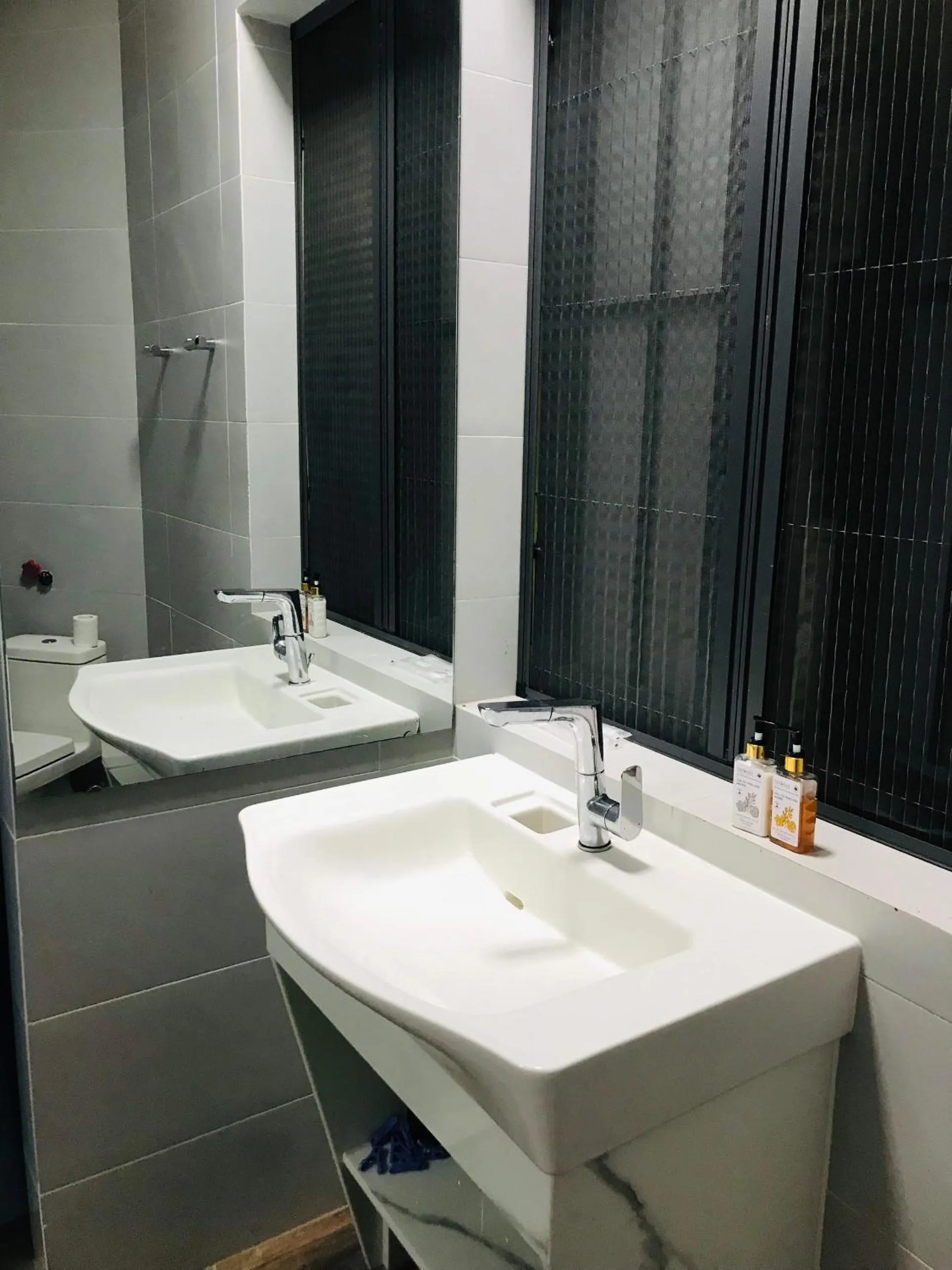 Shower in Thong Dong Homestay