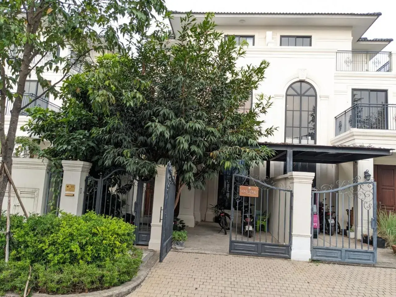 Property building in Thong Dong Homestay Property building in Thong Dong Homestay