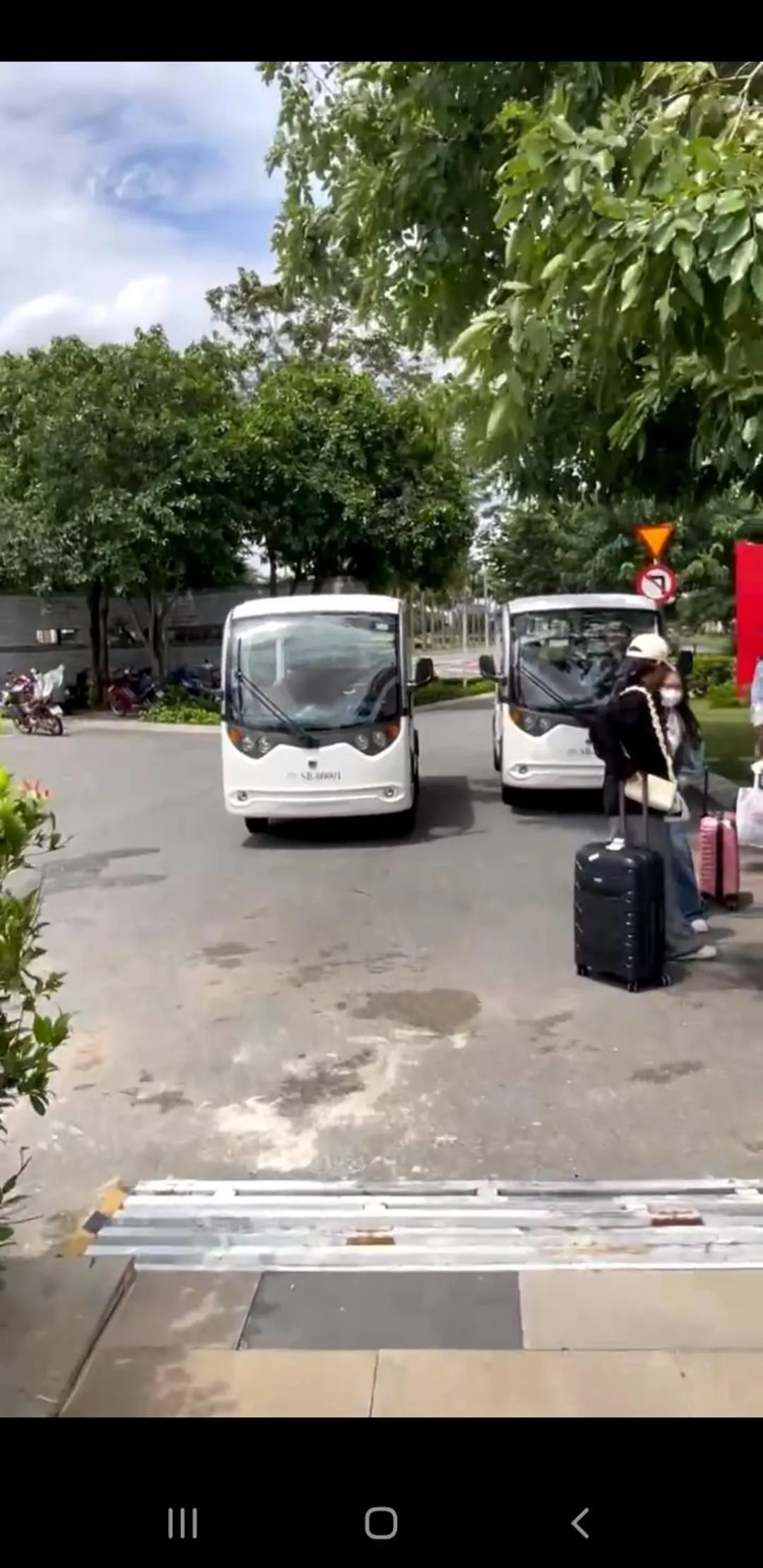 shuttle in Thong Dong Homestay