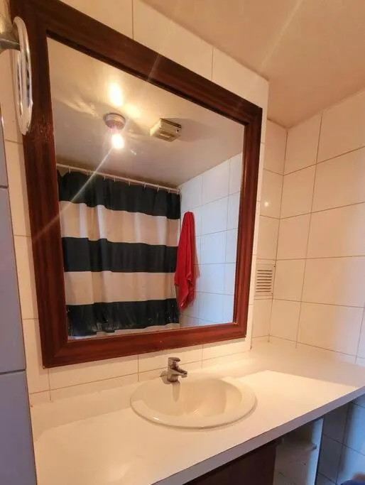 Shower in Barrio Bellas Artes
