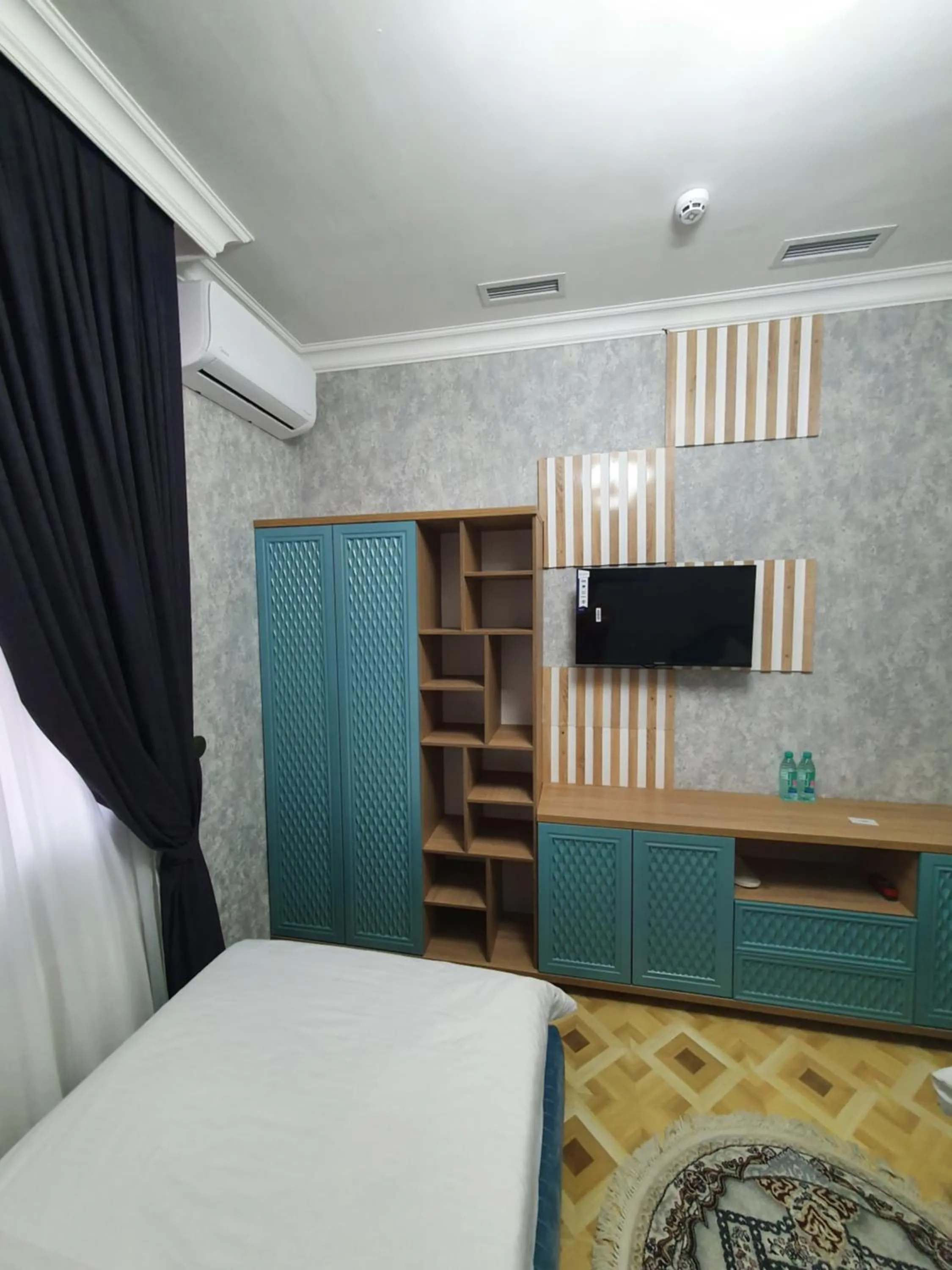 wardrobe, Bed in Reikartz Namangan