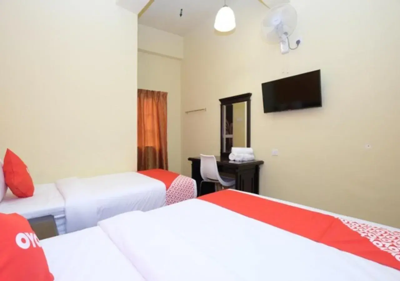 Photo of the whole room, Bed in Hotel Tudor Home Inn Cameron Highlands Photo of the whole room, Bed in Hotel Tudor Home Inn Cameron Highlands