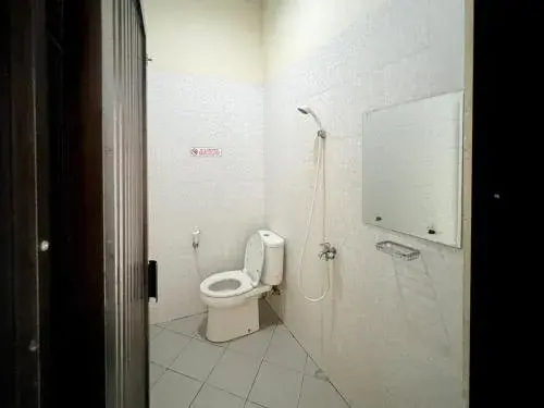 Twin Room in Filia Syariah Homestay Palu RedPartner Twin Room in Filia Syariah Homestay Palu RedPartner