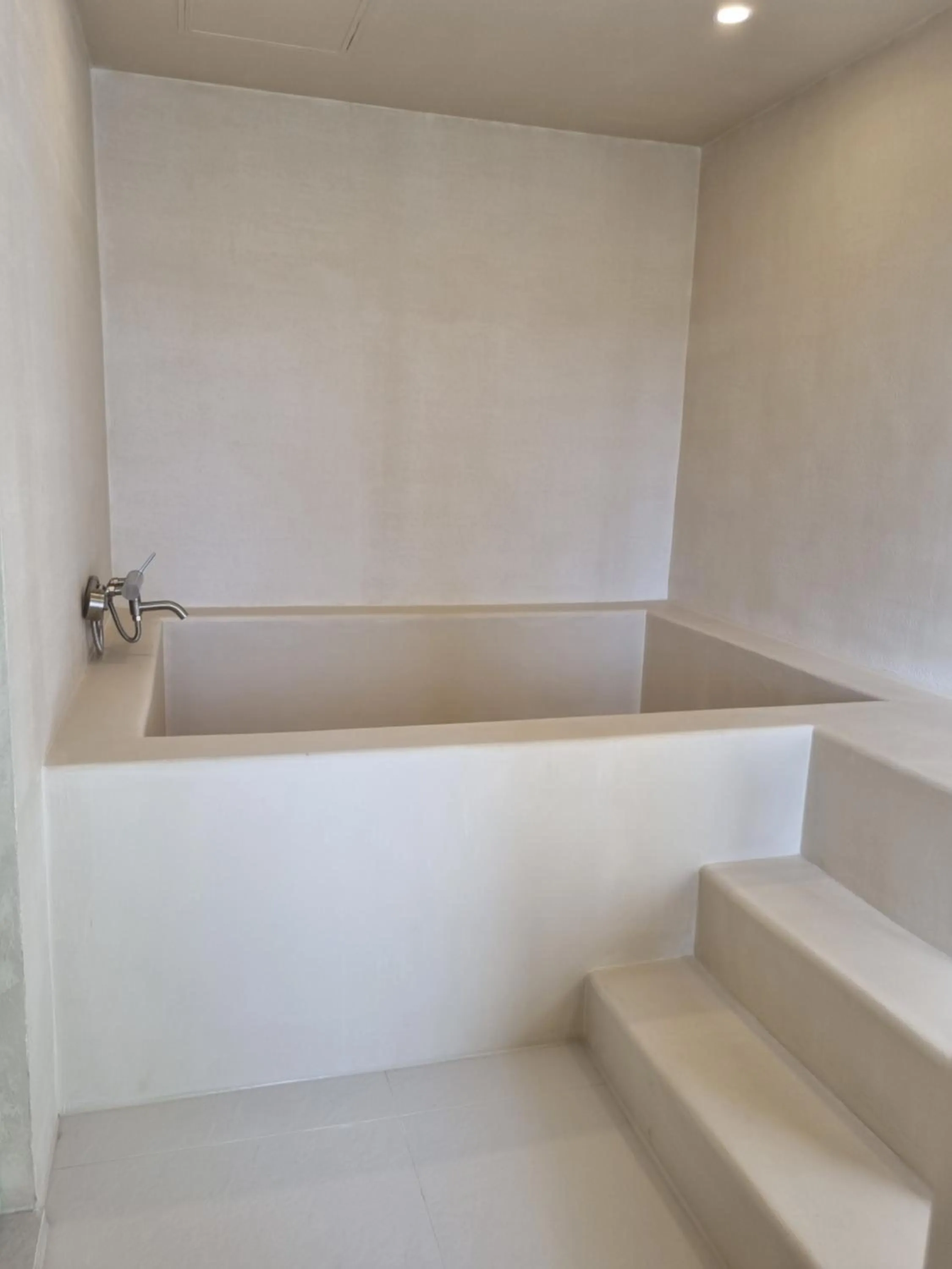 Hot Tub in Island Stay