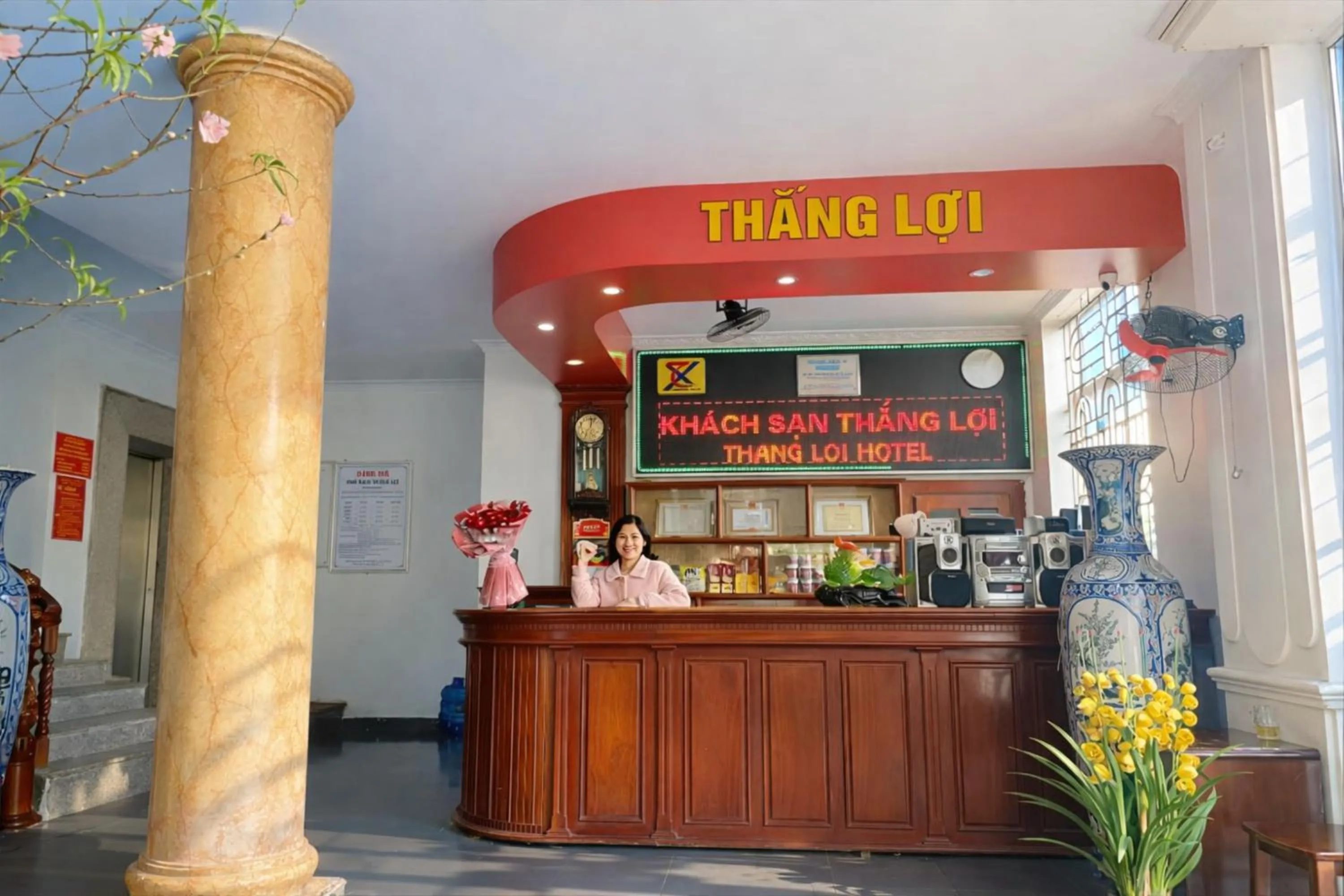 Lobby or reception in Thắng Lợi Hotel
