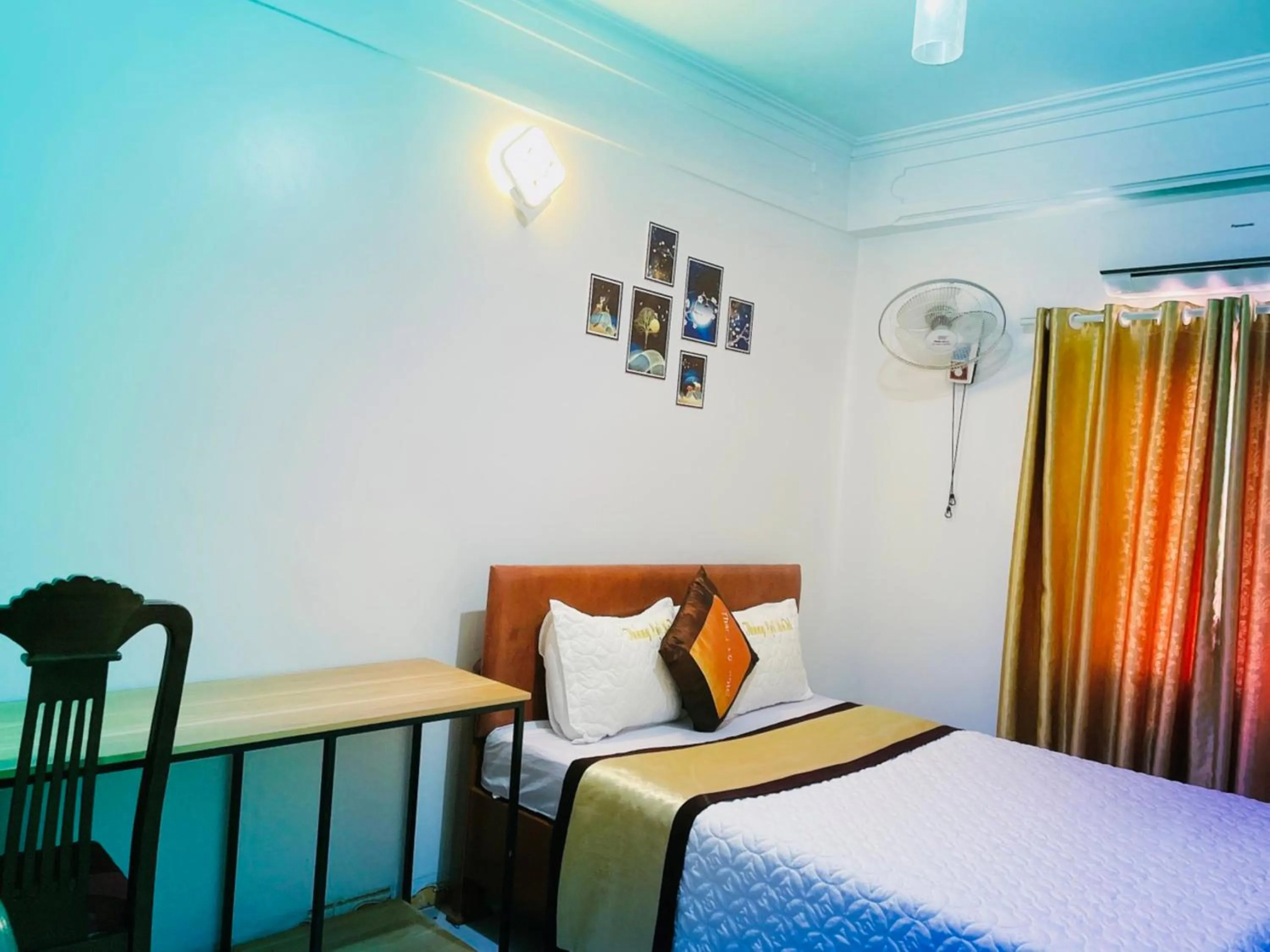 Bedroom, Bed in Thắng Lợi Hotel