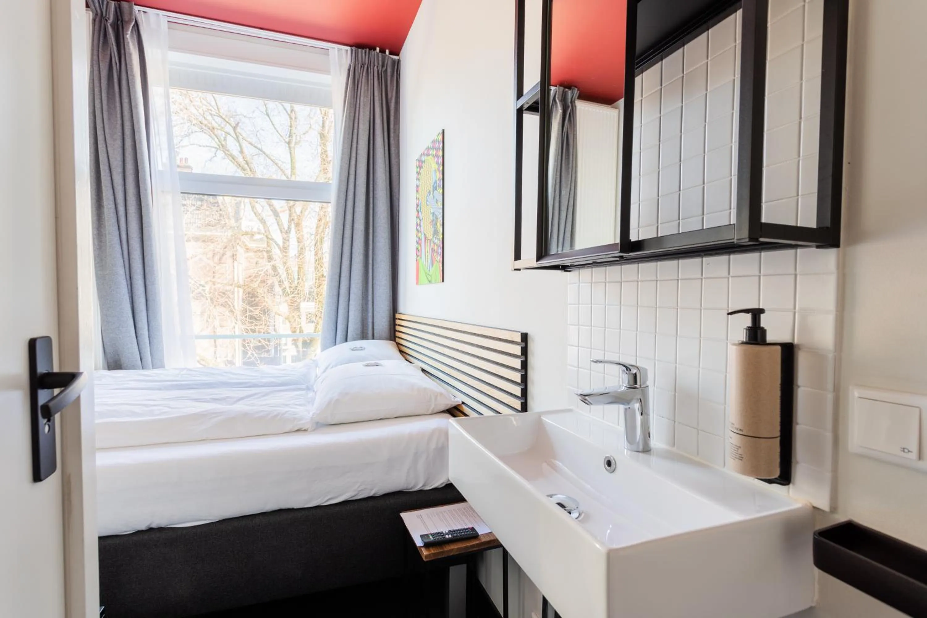 Bedroom, Bed in Weber Hotel