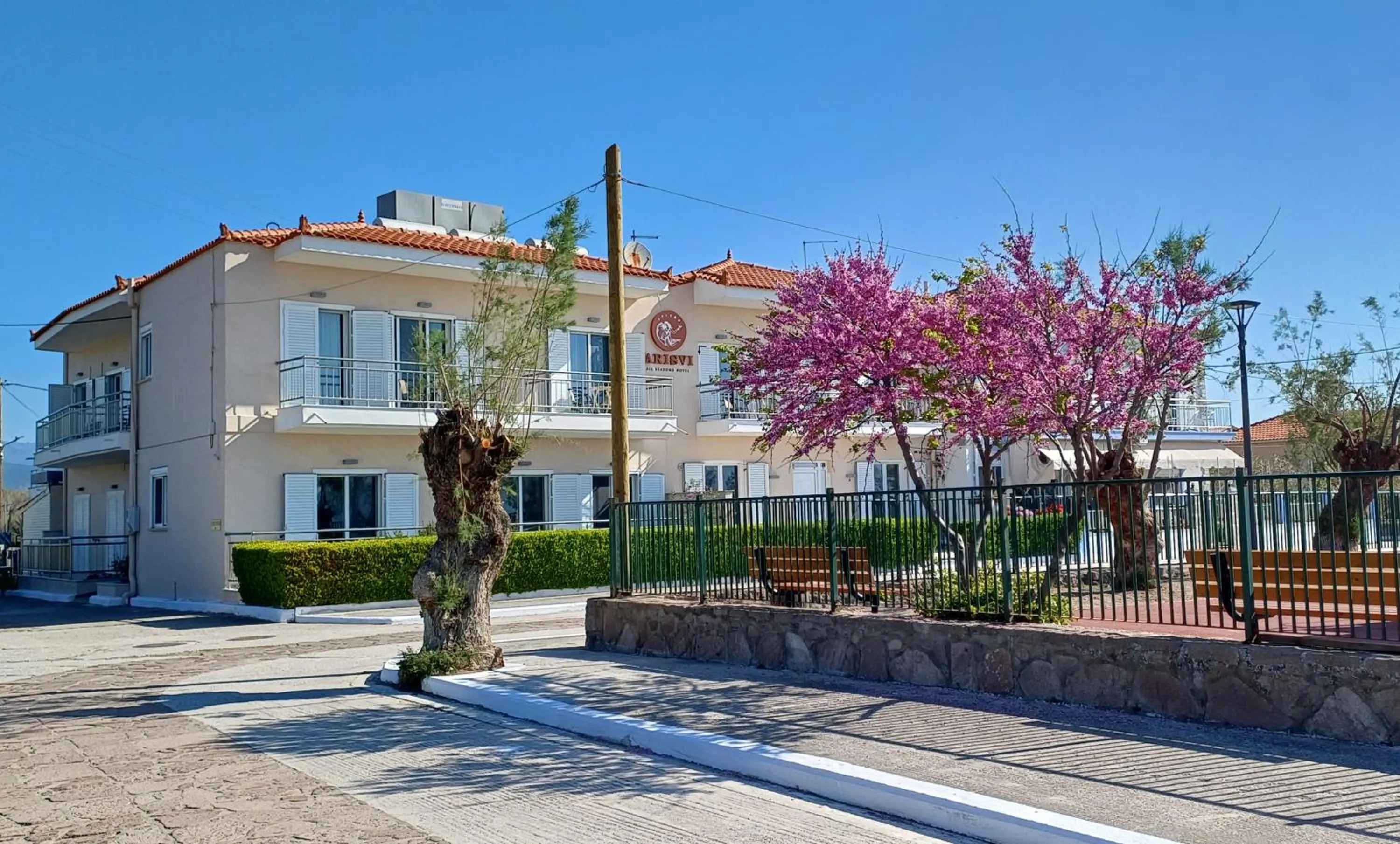Property building in Arisvi All Seasons Hotel