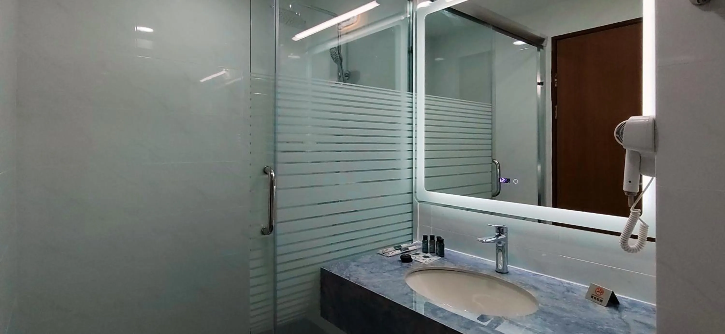 Bathroom in Hotel Kapalai Semporna