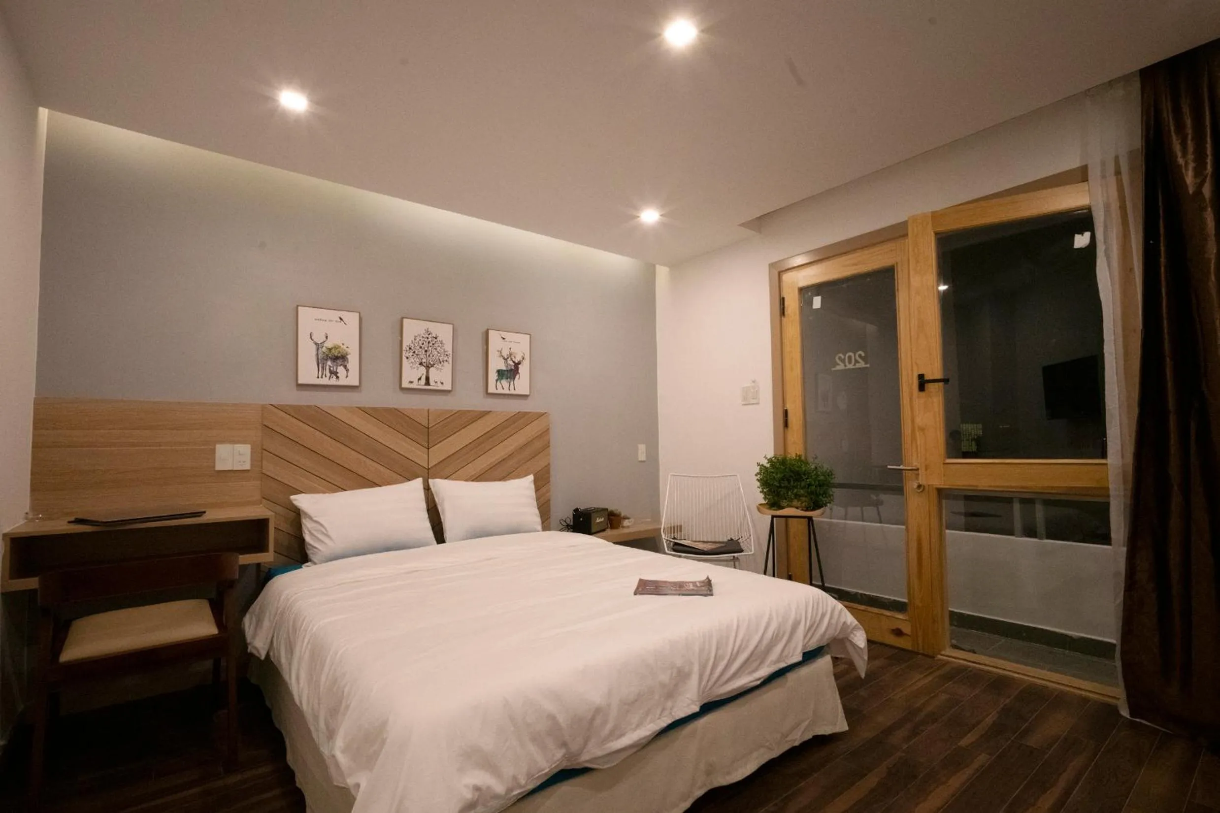 Bedroom, Bed in Vindy House