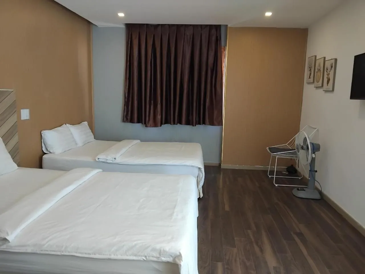 Bedroom, Bed in Vindy House