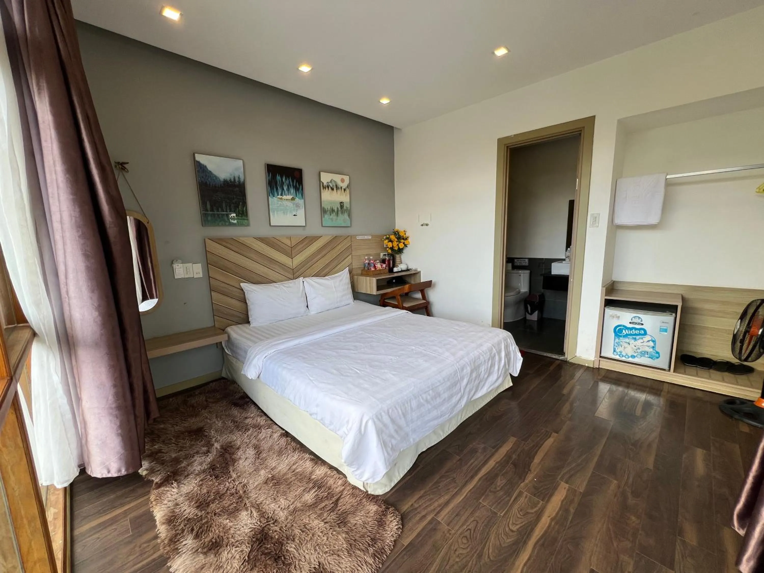 Photo of the whole room, Bed in Vindy House