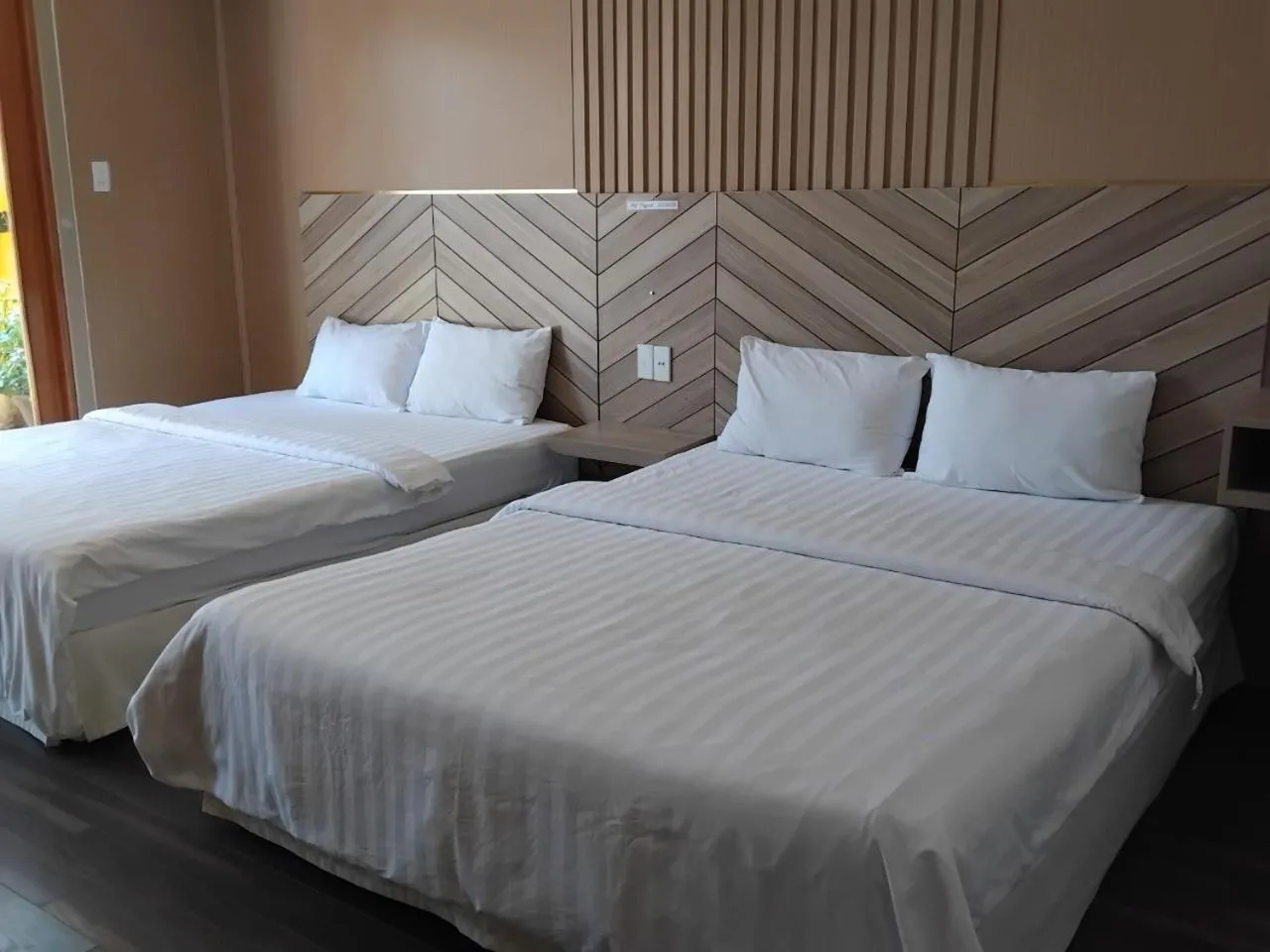 Photo of the whole room, Bed in Vindy House