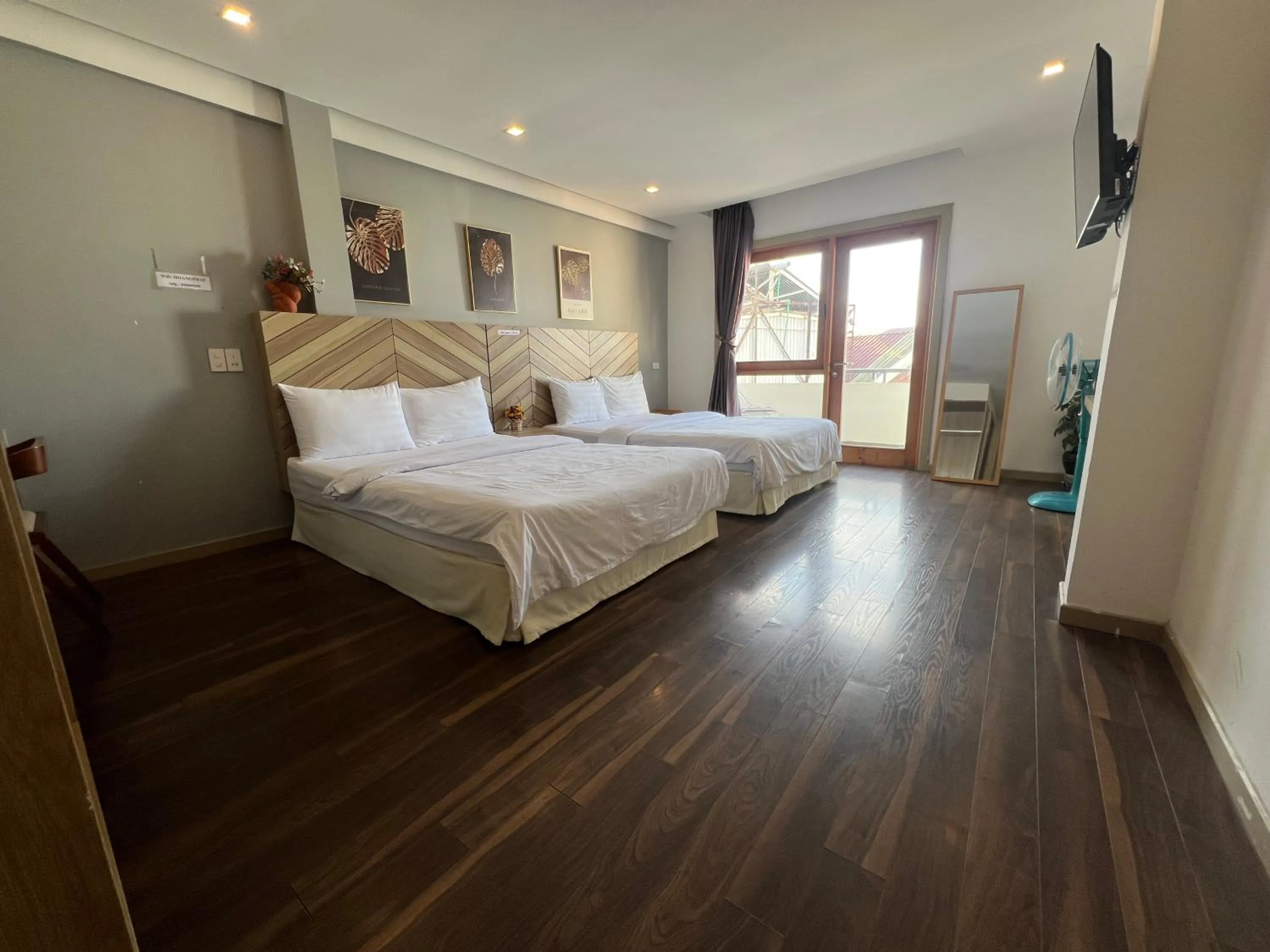 Photo of the whole room, Bed in Vindy House
