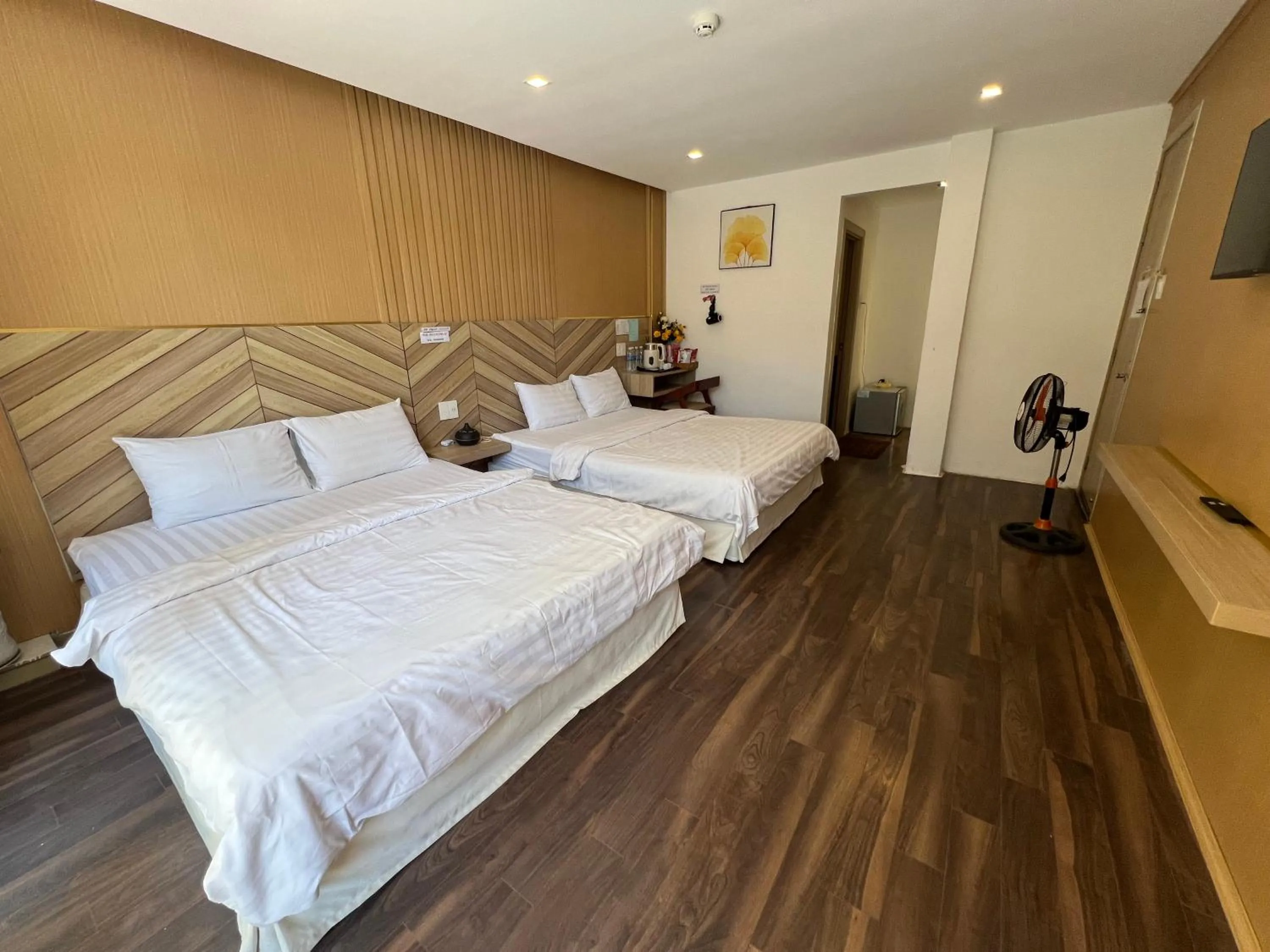 Photo of the whole room, Bed in Vindy House