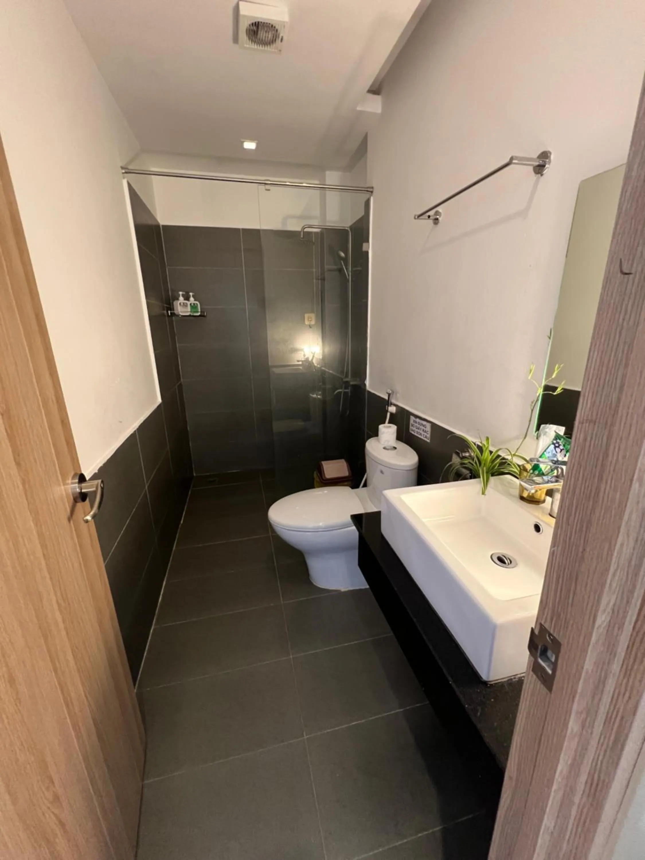 Toilet in Vindy House
