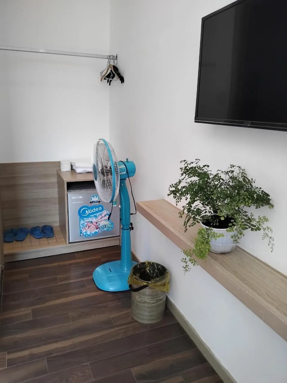 furniture in Vindy House
