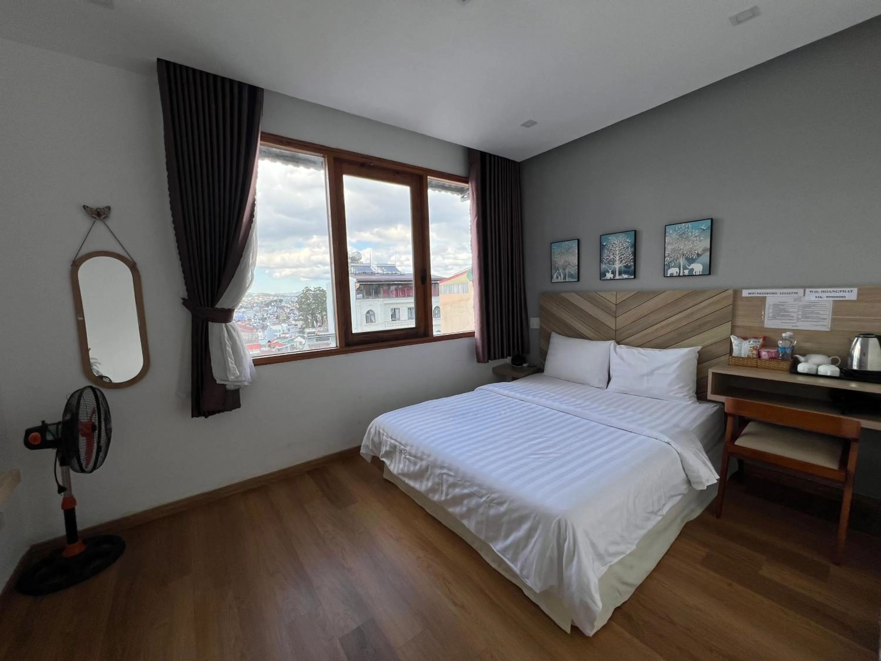 Photo of the whole room, Bed in Vindy House