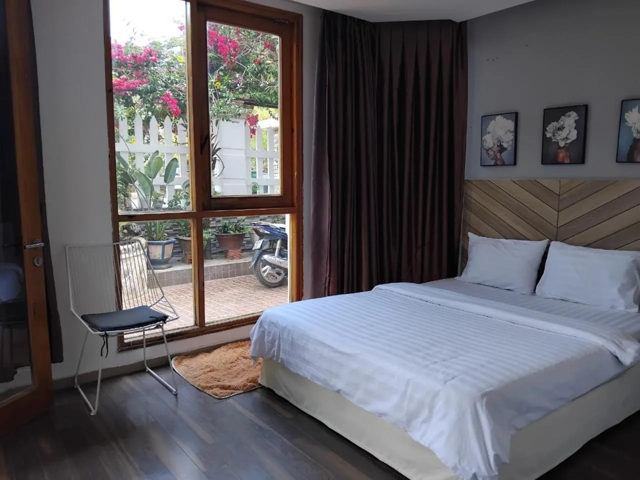 Bed in Vindy House