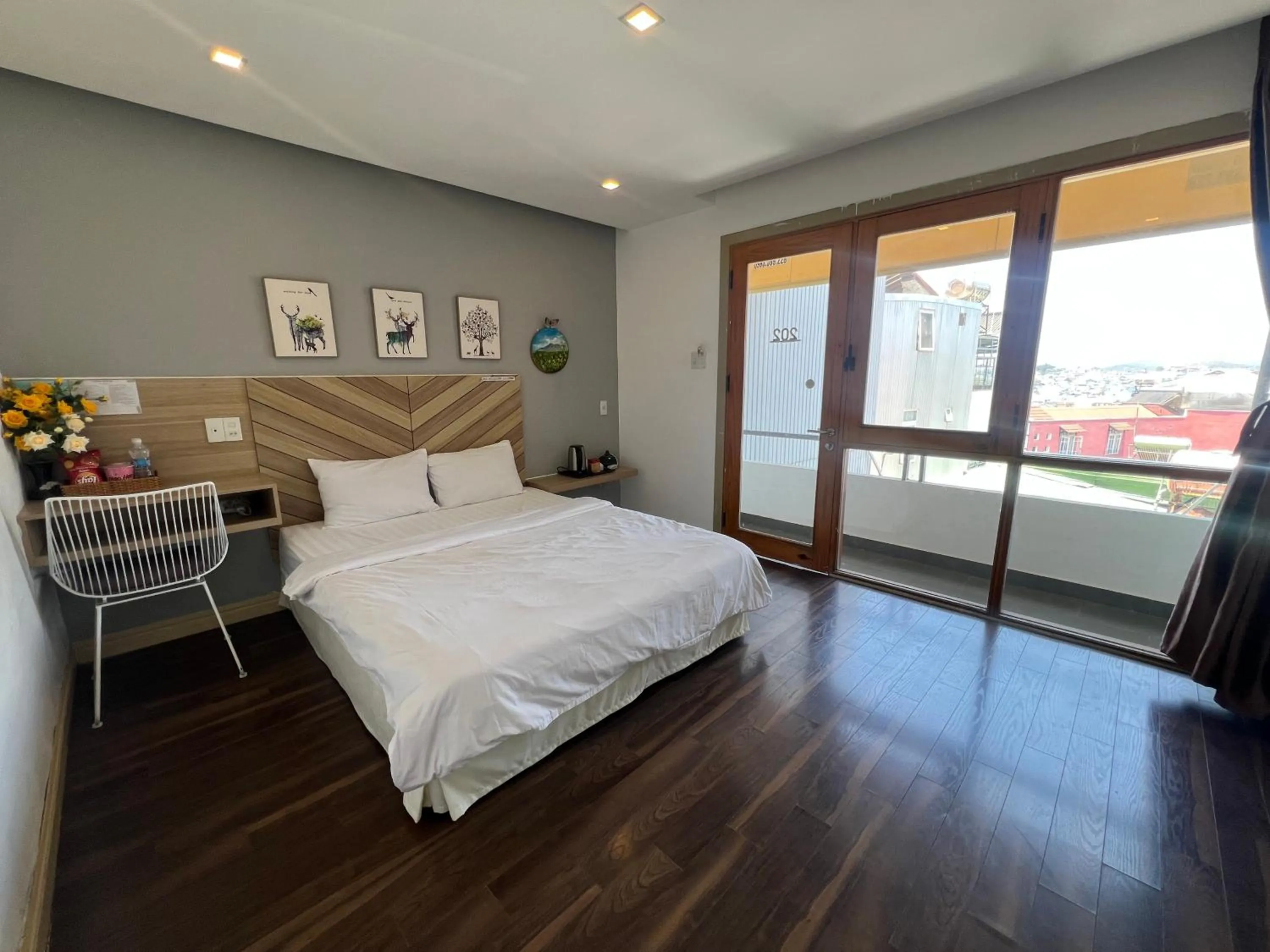 Bedroom, Bed in Vindy House