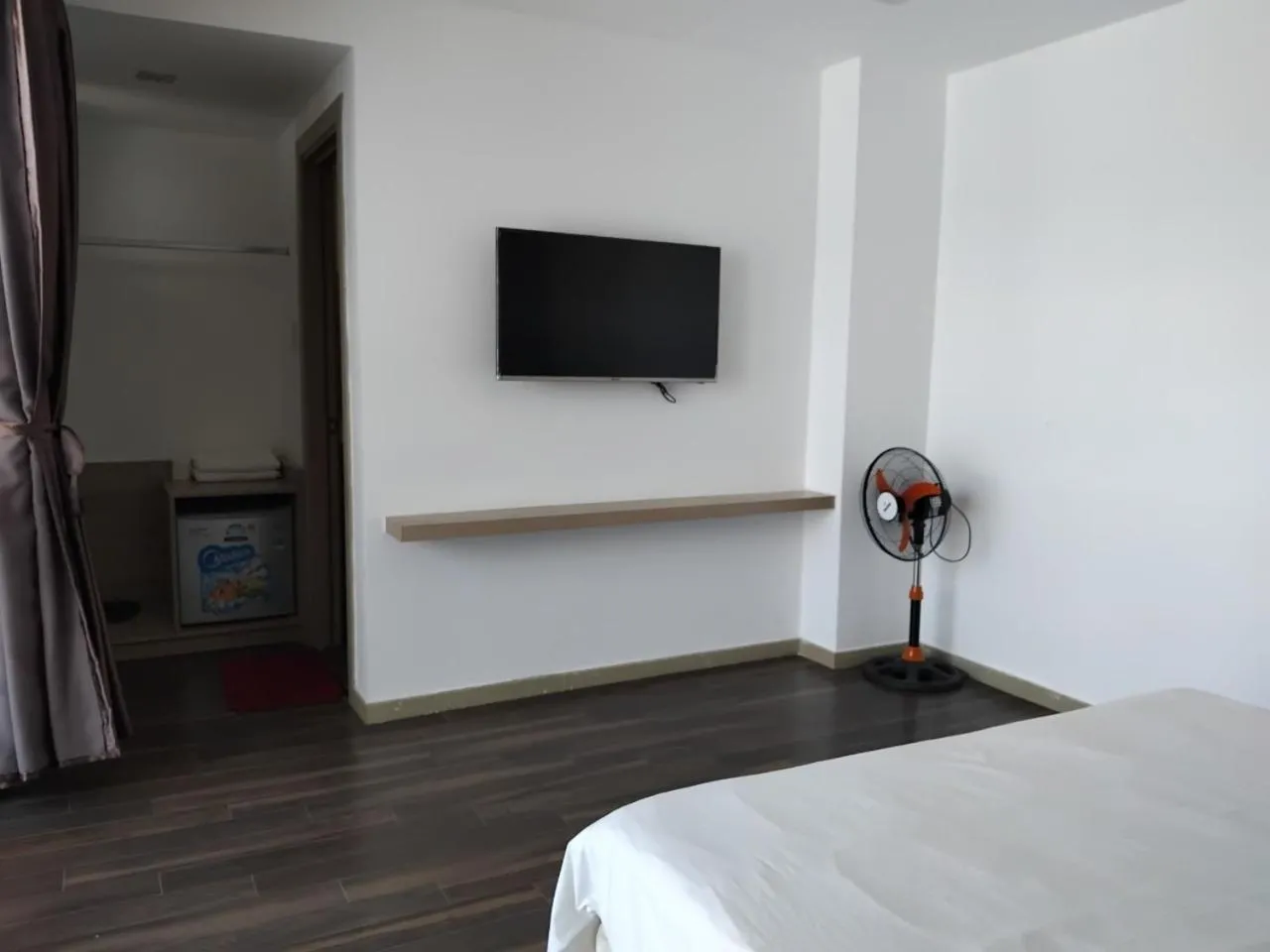 Bedroom, Bed in Vindy House
