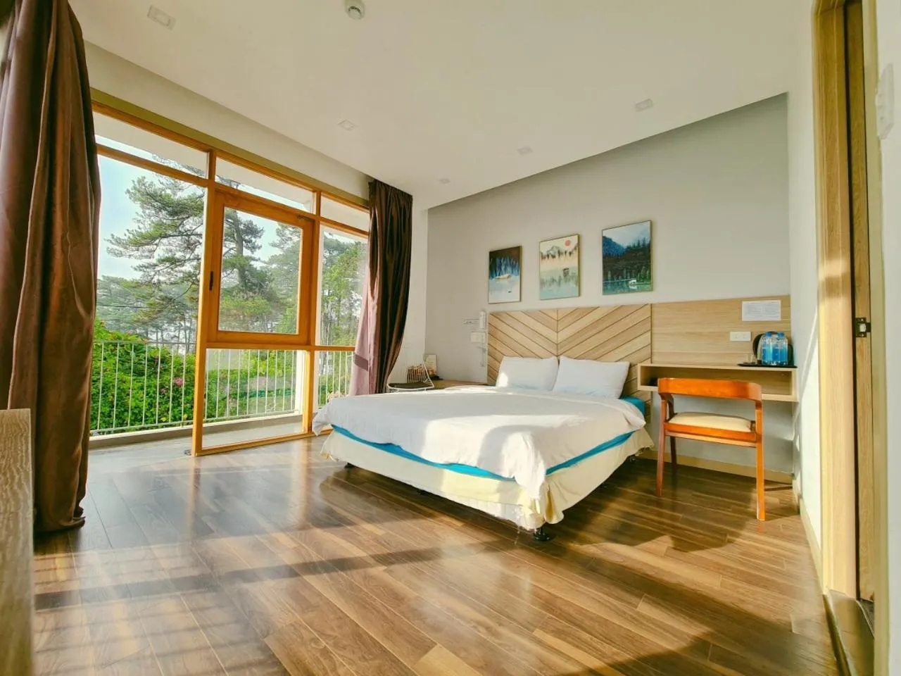 Bedroom, Bed in Vindy House