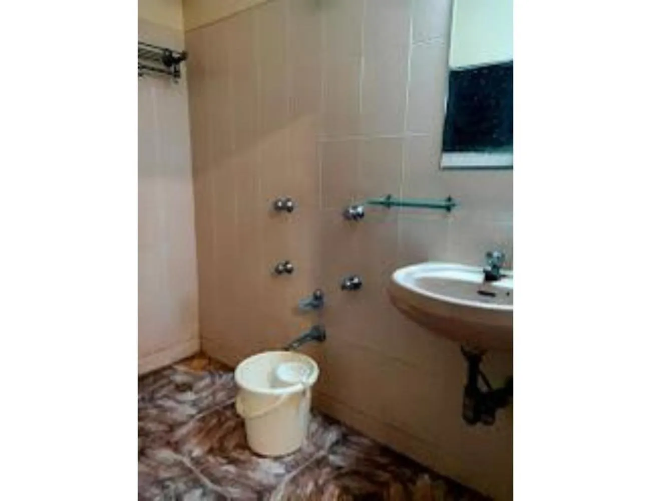 Toilet in Hotel Alpha, Vadodara