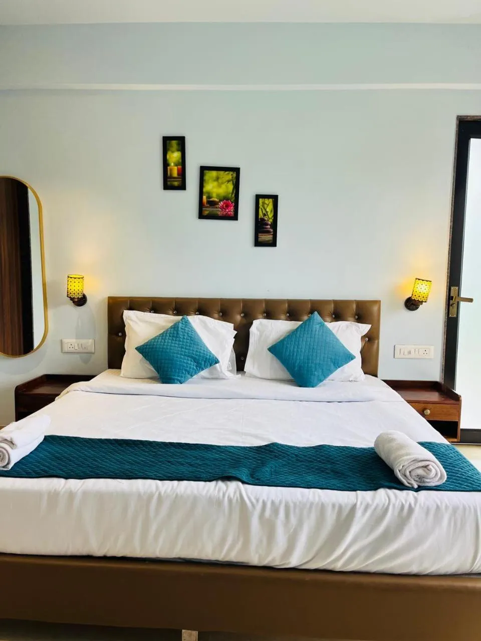 Bed in Misty Blue Resort and Villas