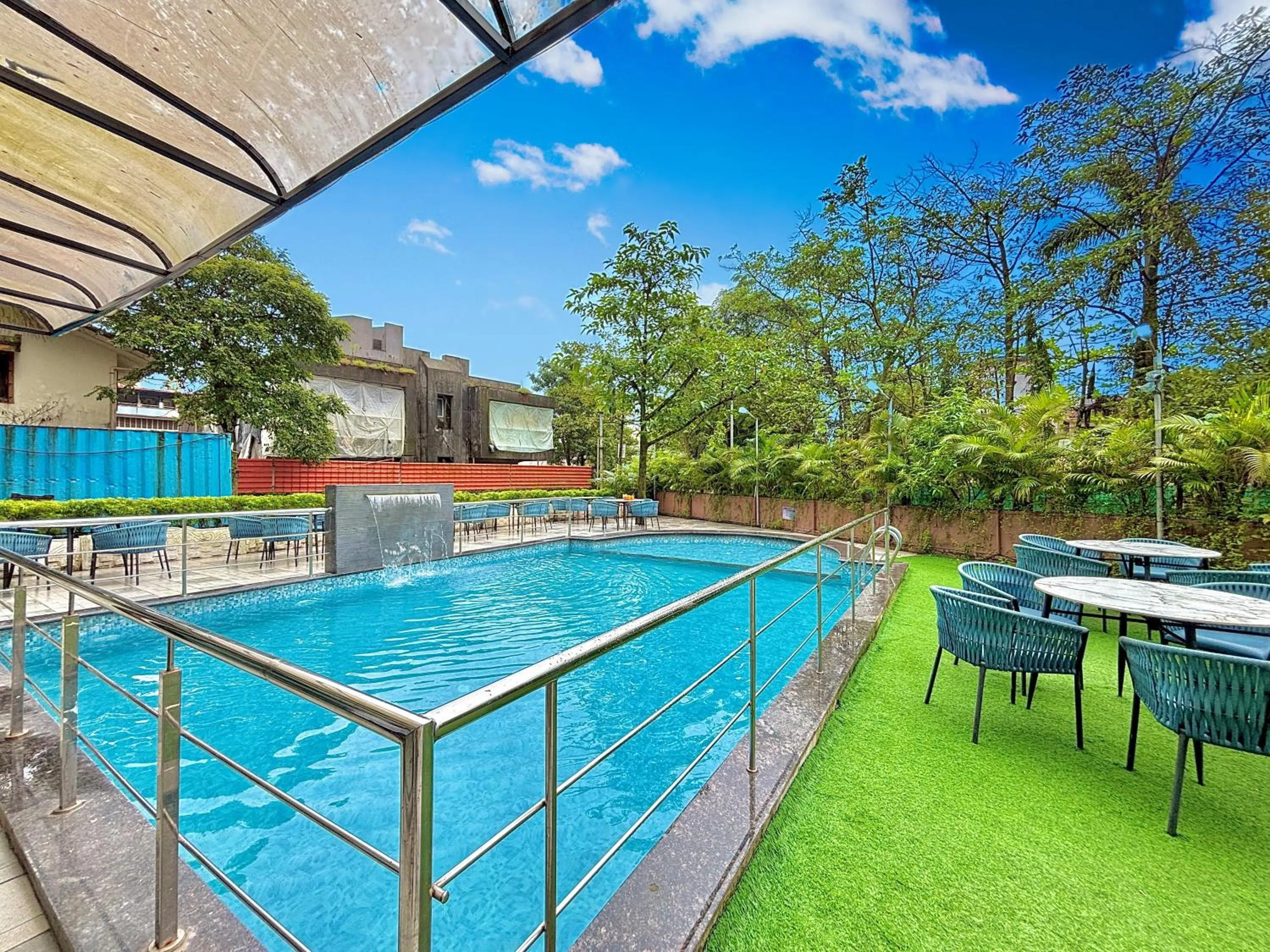 Misty Blues Resort & Villas