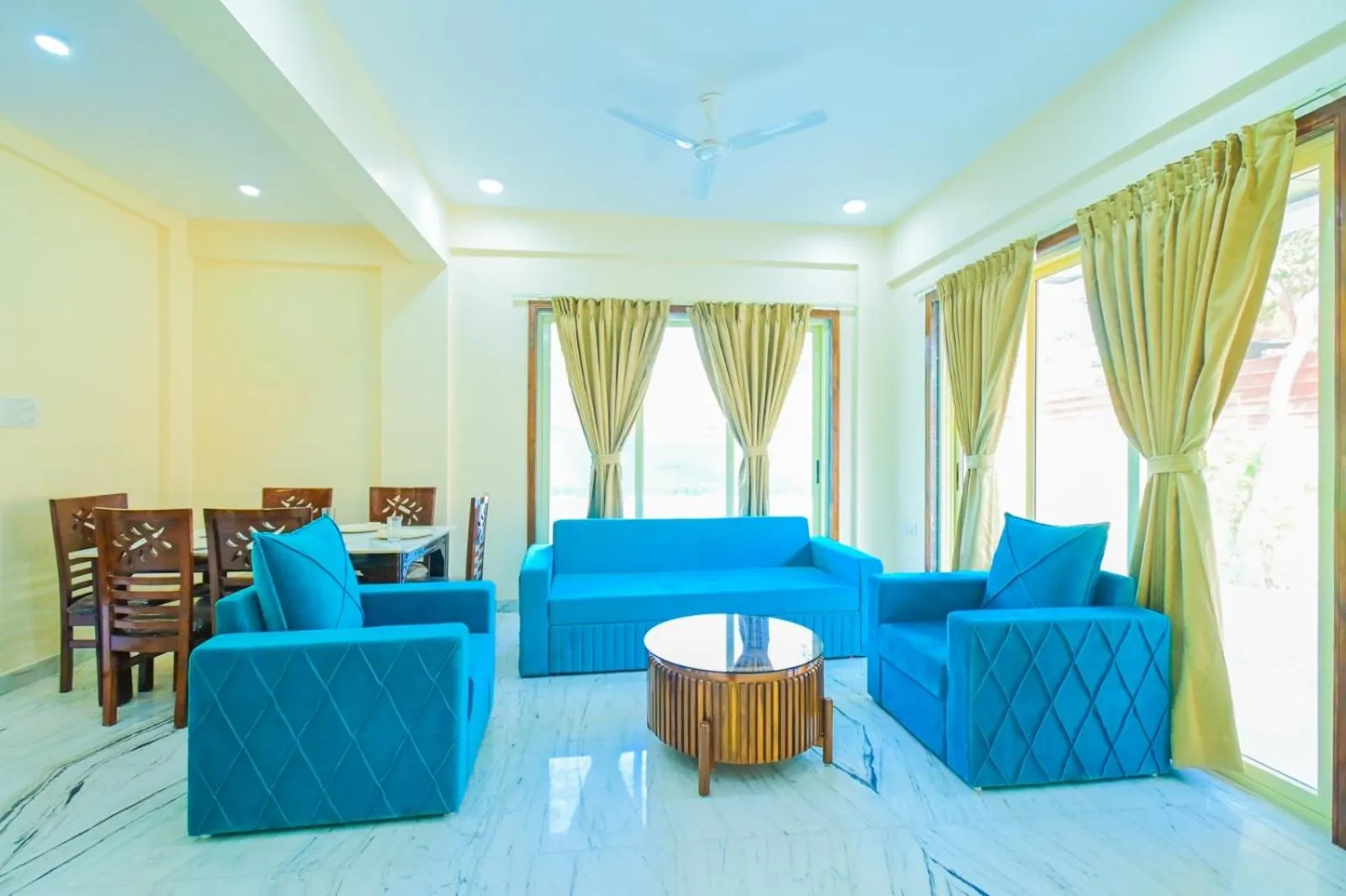 Living room in Misty Blue Resort and Villas