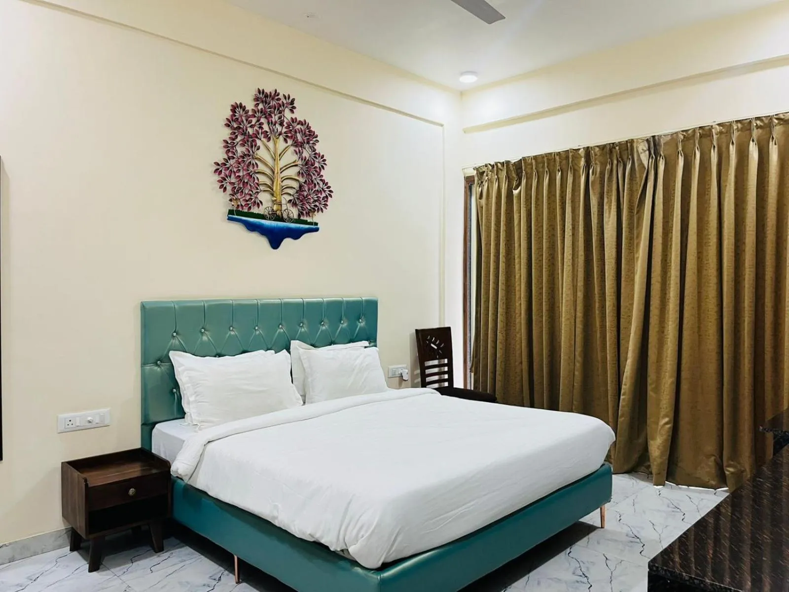 Bed in Misty Blue Resort and Villas