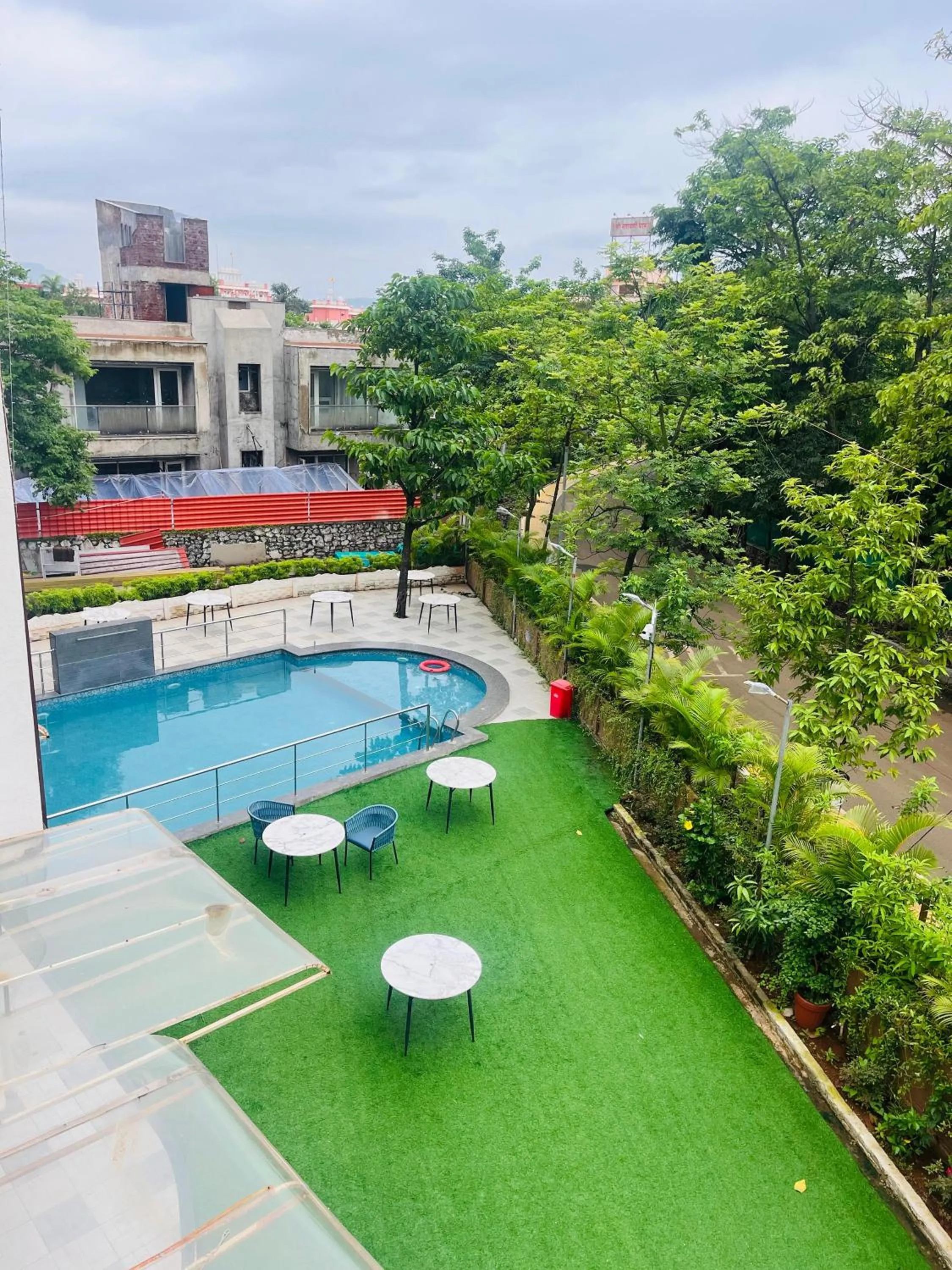 Swimming pool in Misty Blue Resort and Villas