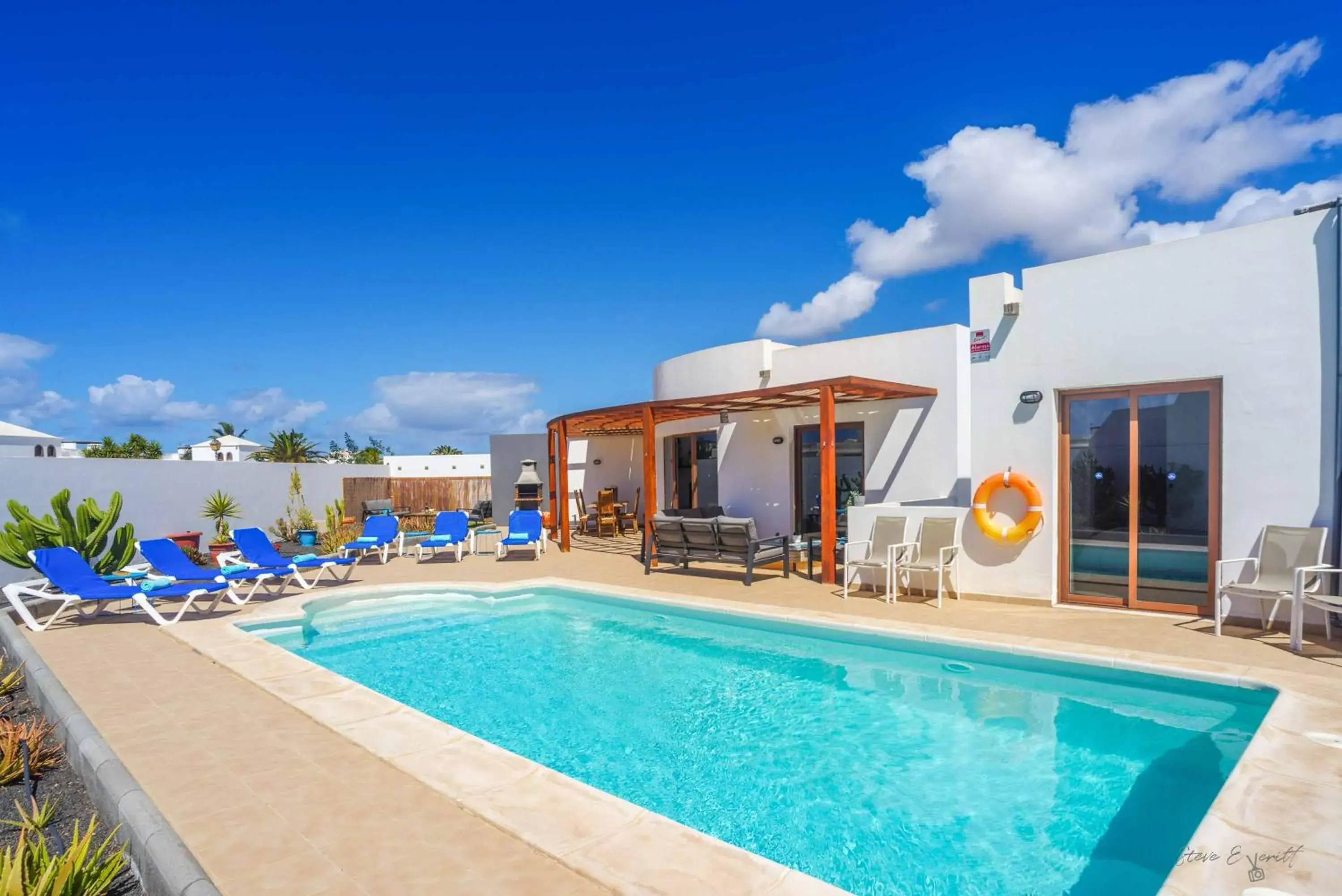 Villa Luar Villa Luar