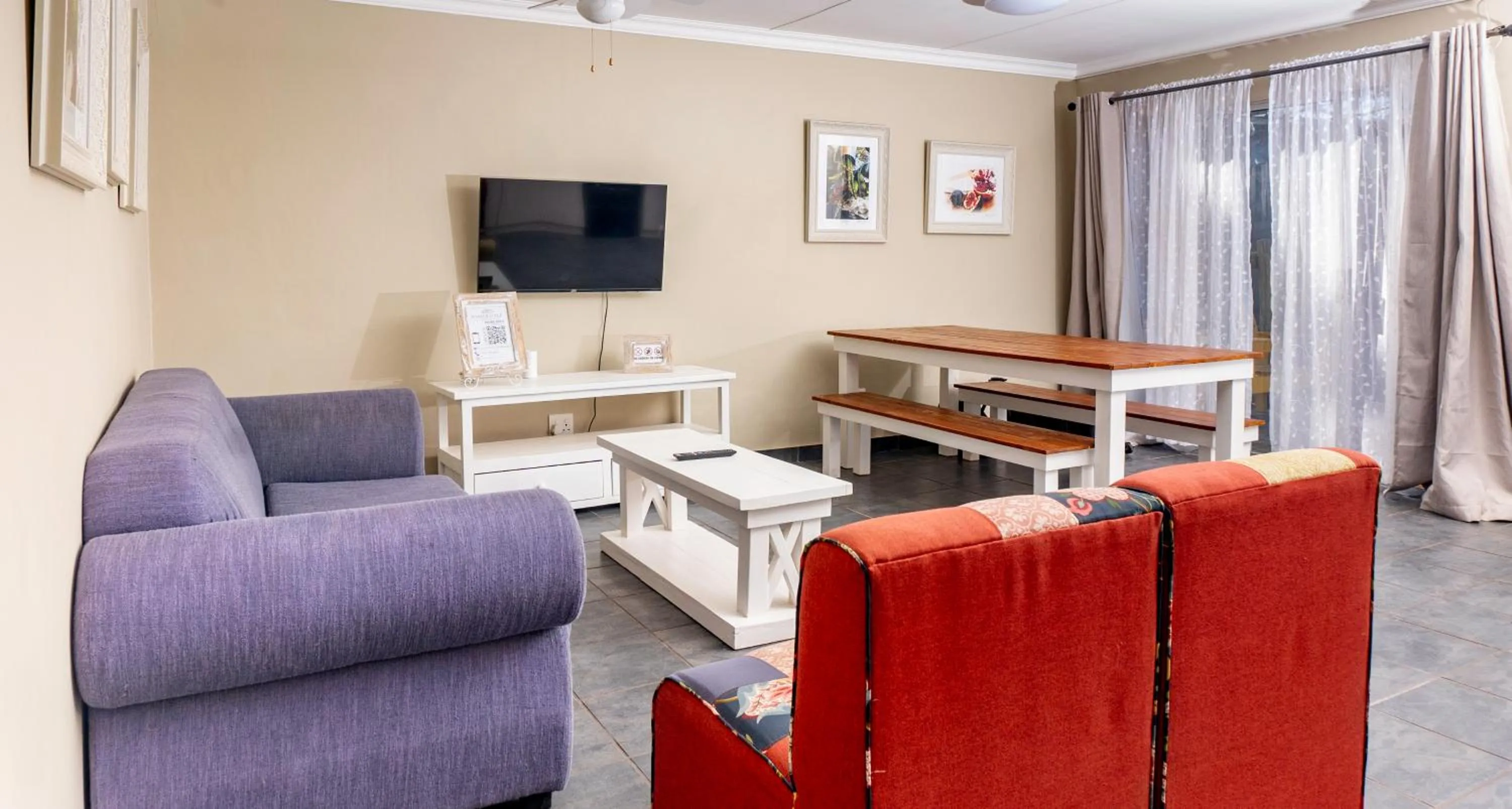 TV and multimedia in Amberdale Estate Self Catering