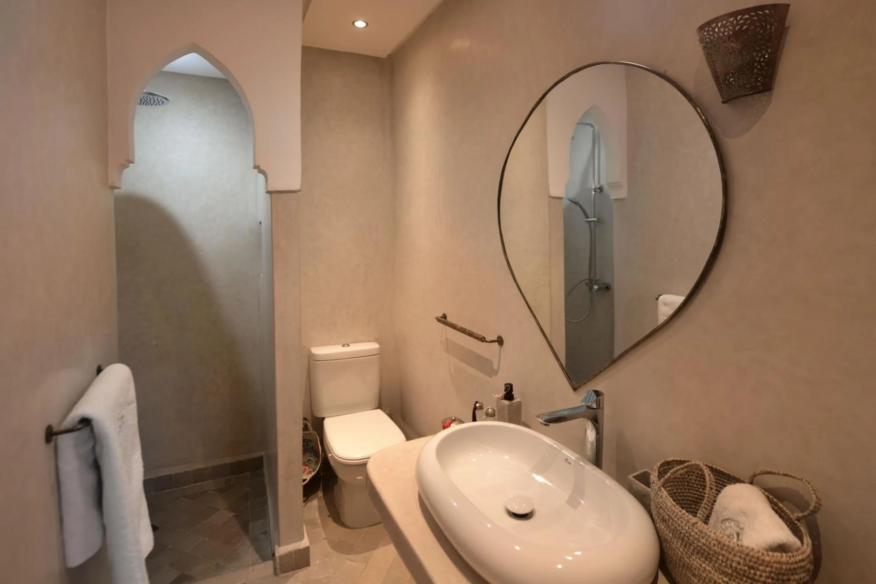 Shower in Riad Palau Marrakech