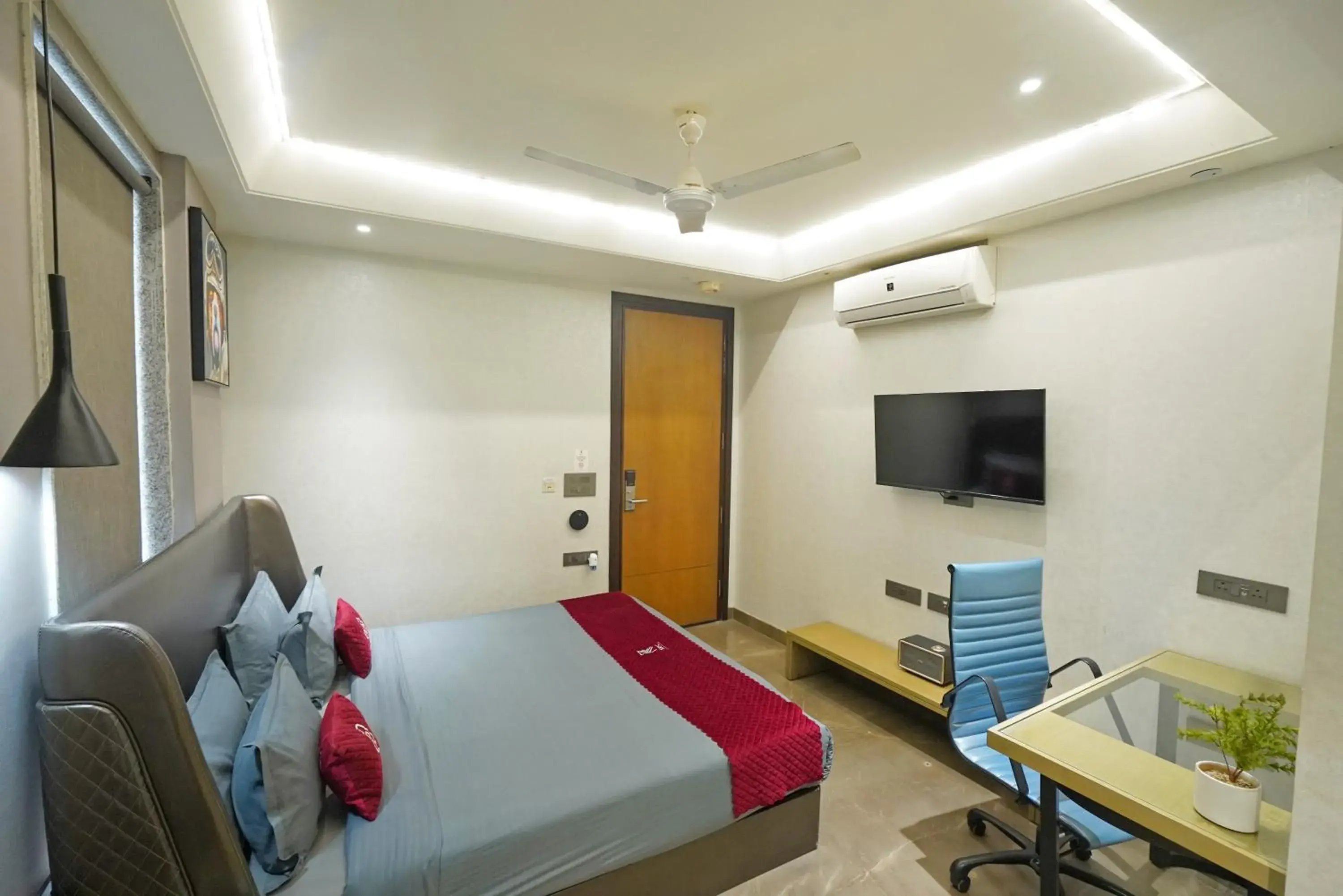 Bedroom, Bed in KRYC Luxury Living near Indraprastha Apollo Hospital Bedroom, Bed in KRYC Luxury Living near Indraprastha Apollo Hospital
