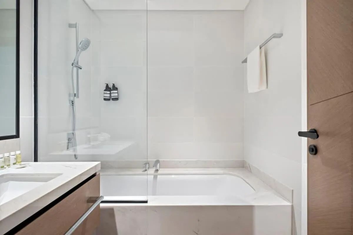 Amazing 2br with a lagoon view in Creek Harbour