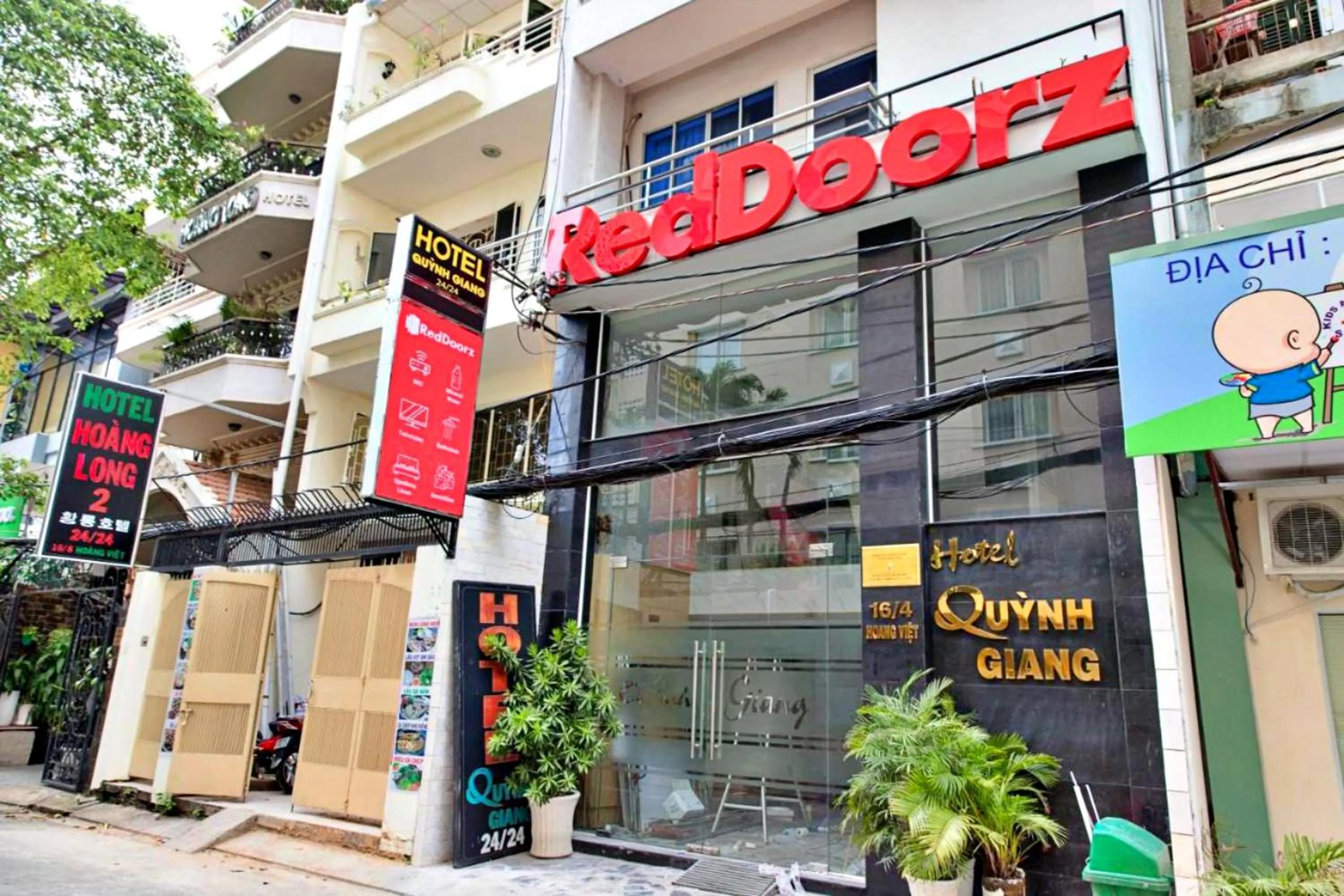 Property building in HANZ Quynh Giang Hotel