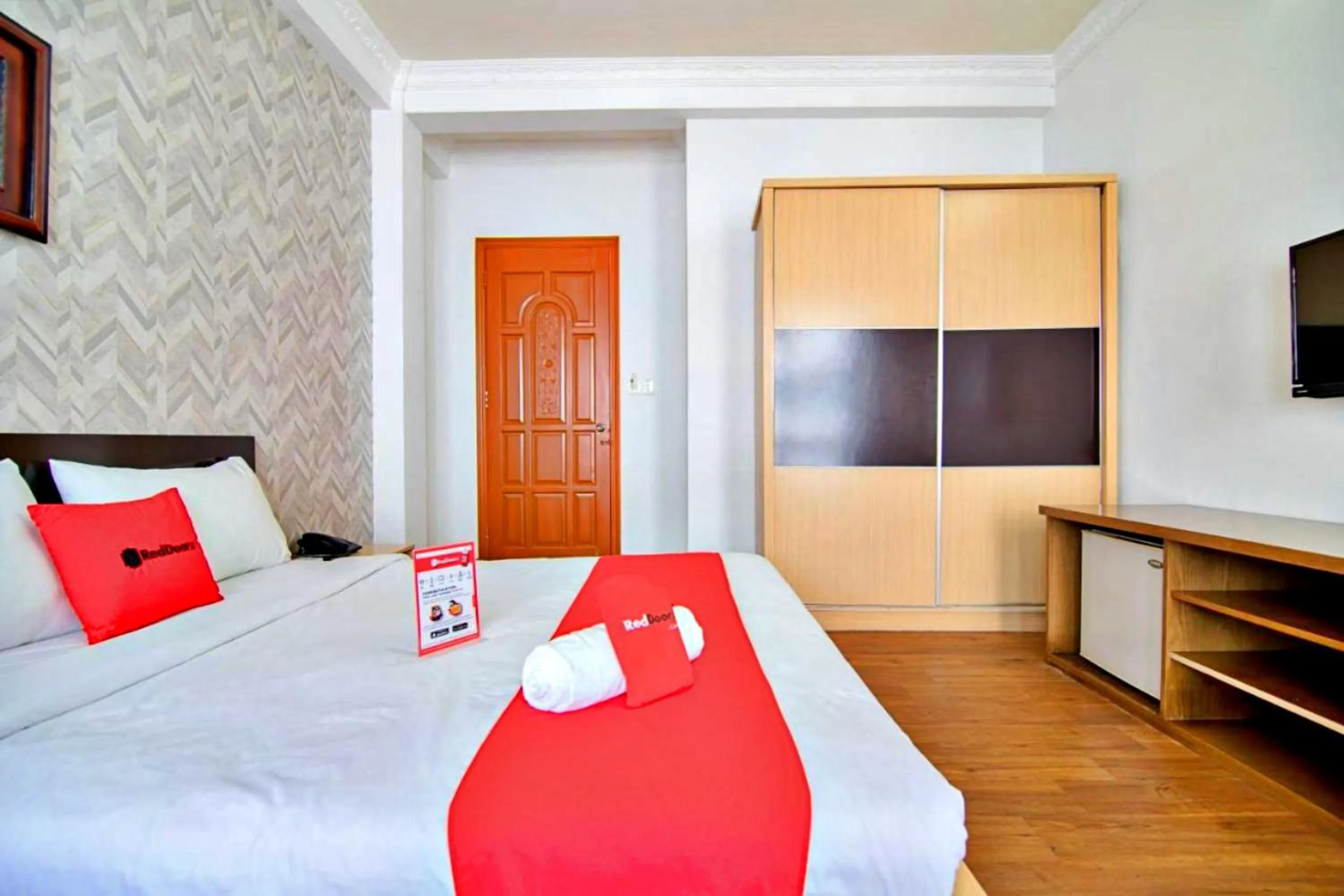 Bed in HANZ Quynh Giang Hotel