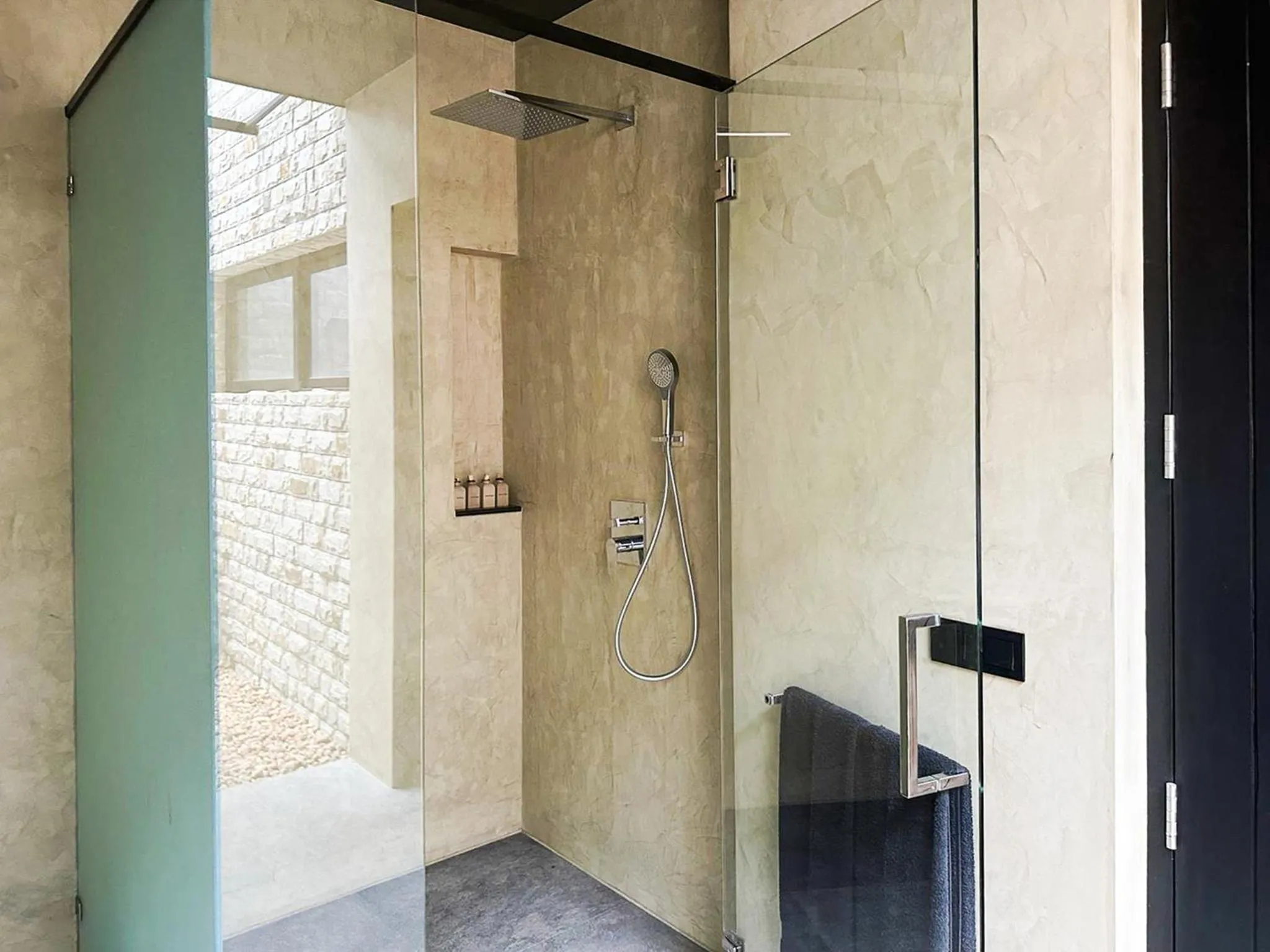 Shower in DORMERO Hotel Sri Lanka Hikkaduwa Beach