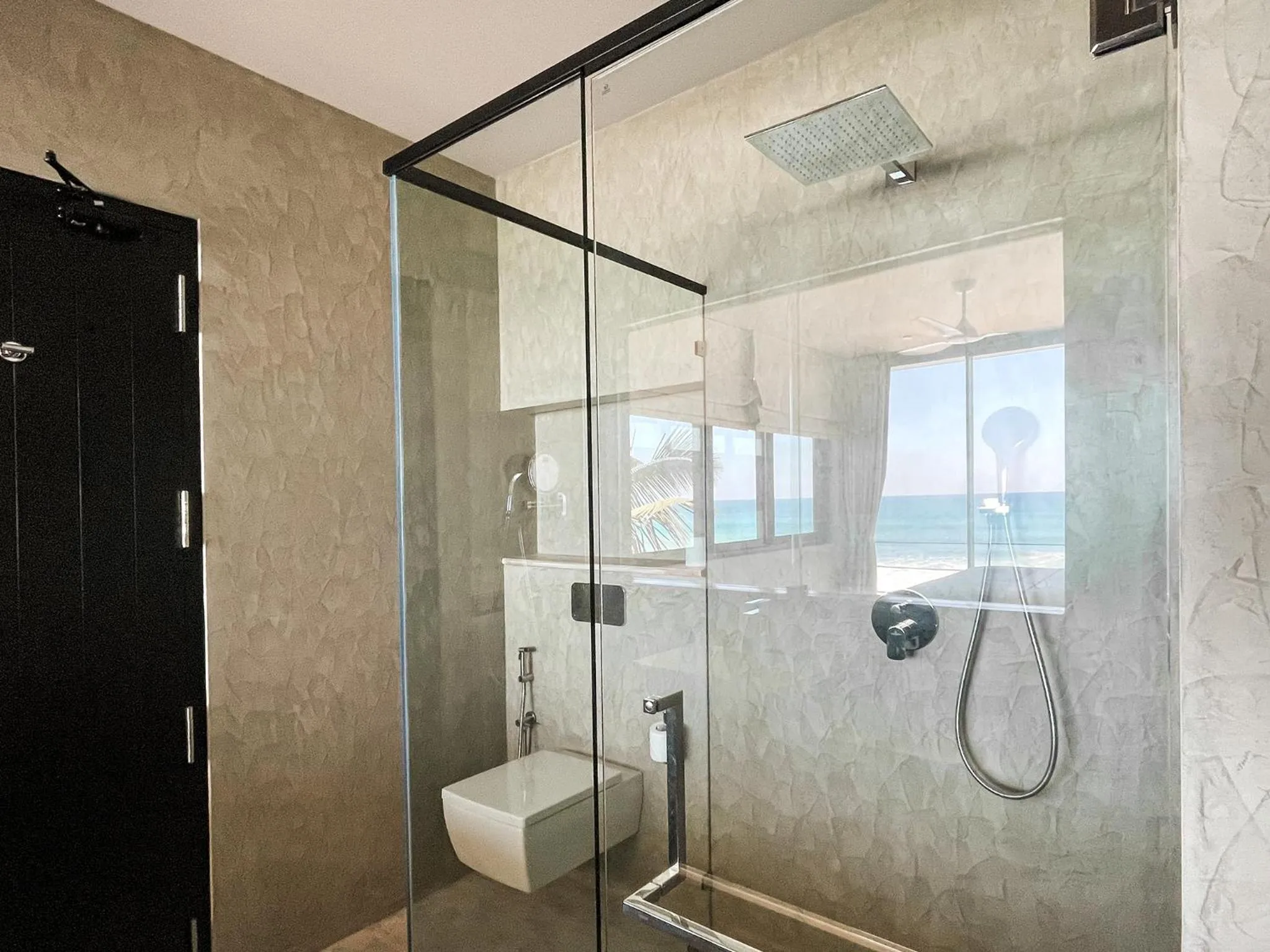 Shower in DORMERO Hotel Sri Lanka Hikkaduwa Beach