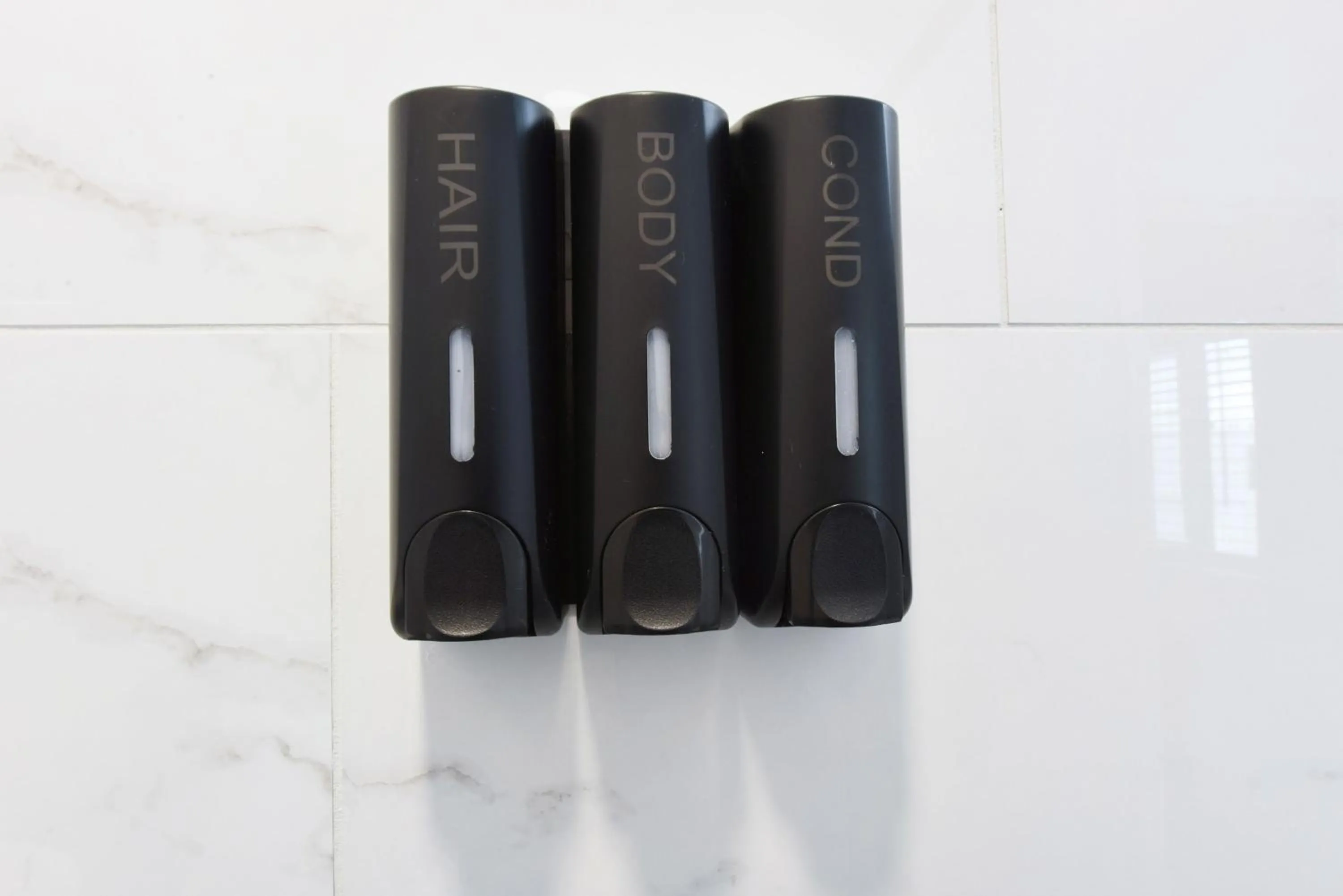 Bathroom in Palm Cove Motel