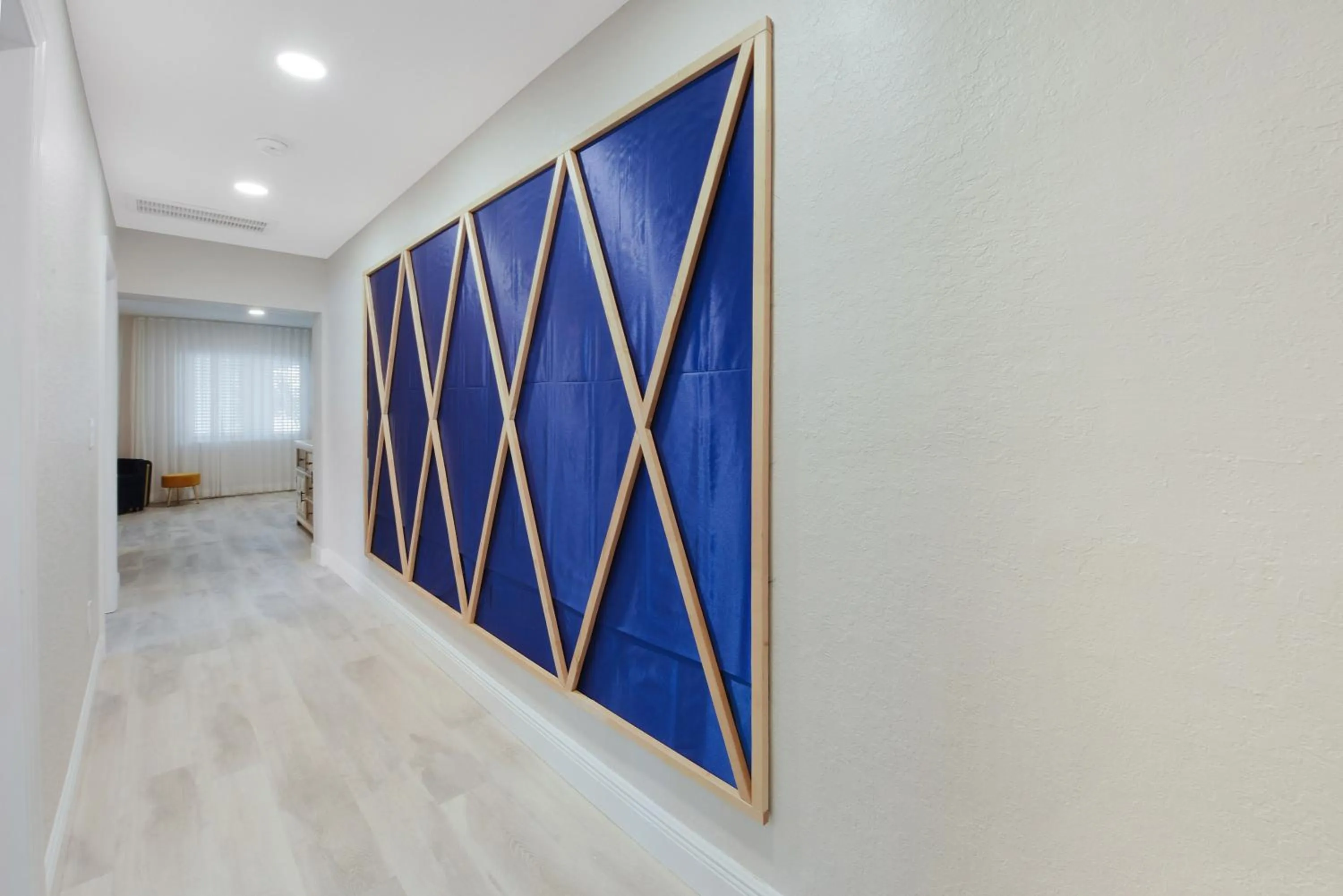 Bedroom in Palm Cove Motel