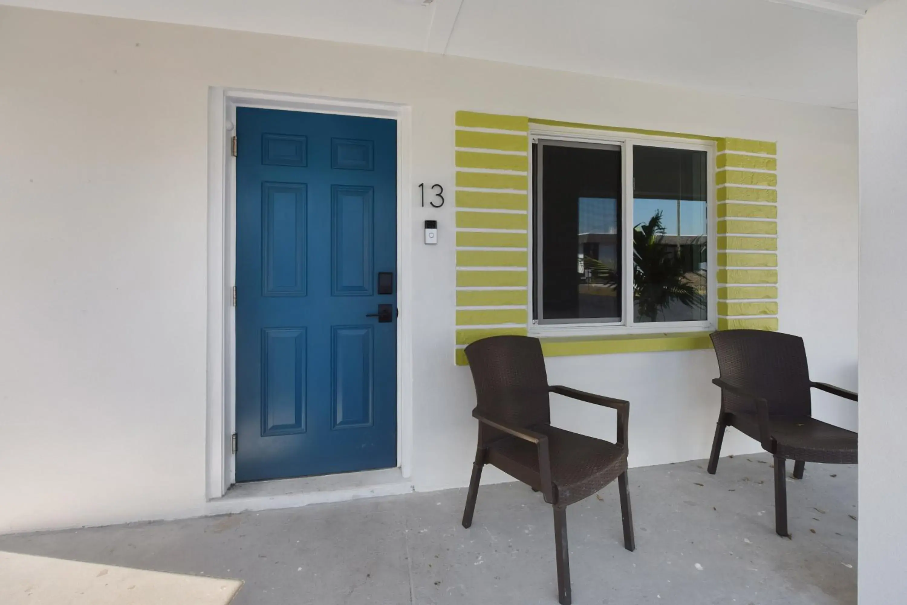 Property building in Palm Cove Motel Property building in Palm Cove Motel